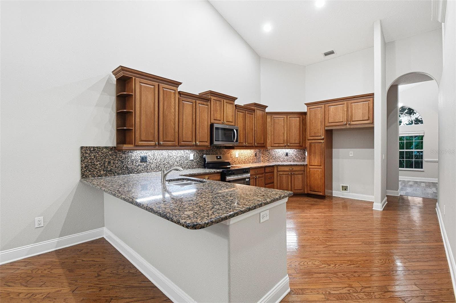 Single Family Residence at 9009 RIVERVIEW DR, RIVERVIEW, photo 20 of 62