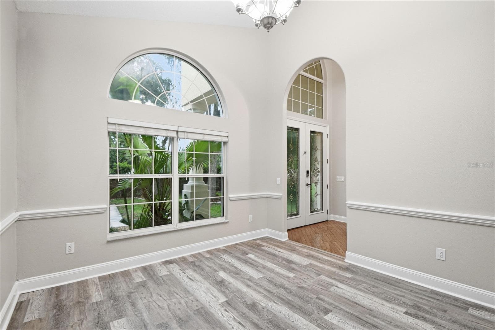 Single Family Residence at 9009 RIVERVIEW DR, RIVERVIEW, photo 26 of 62
