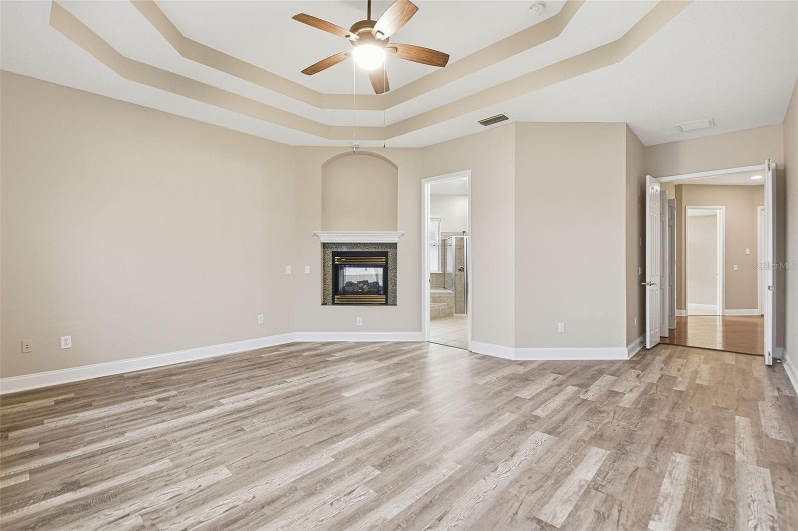 Single Family Residence at 9009 RIVERVIEW DR, RIVERVIEW, photo 39 of 62