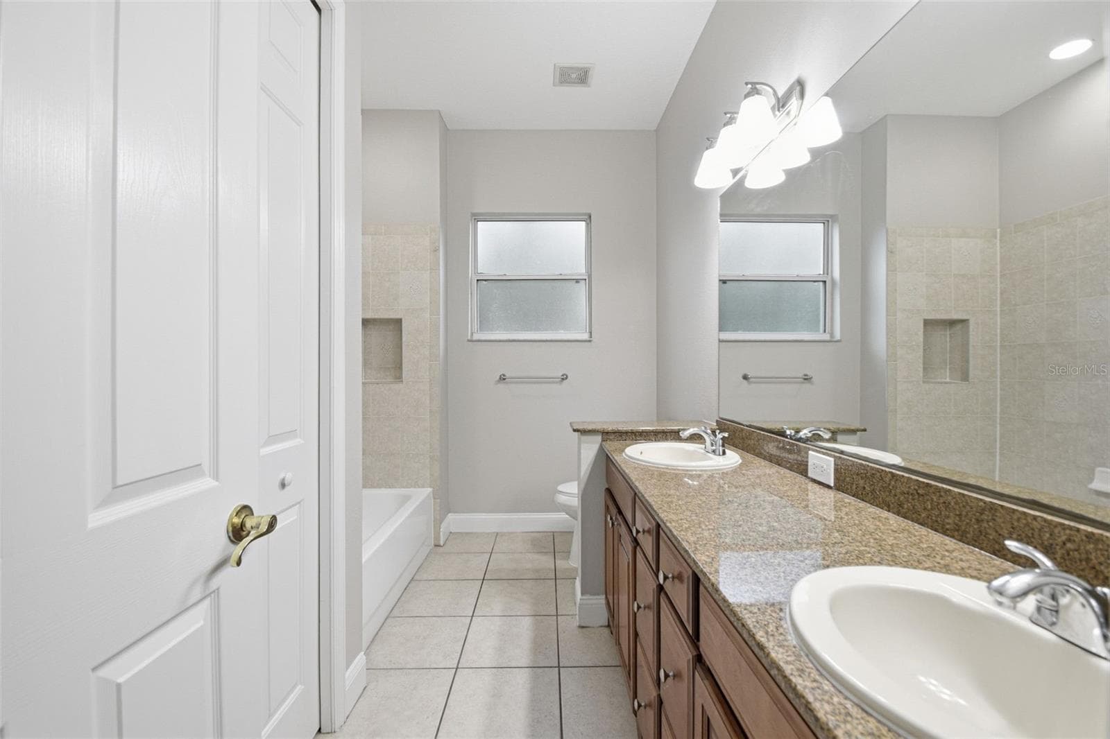 Single Family Residence at 9009 RIVERVIEW DR, RIVERVIEW, photo 46 of 62