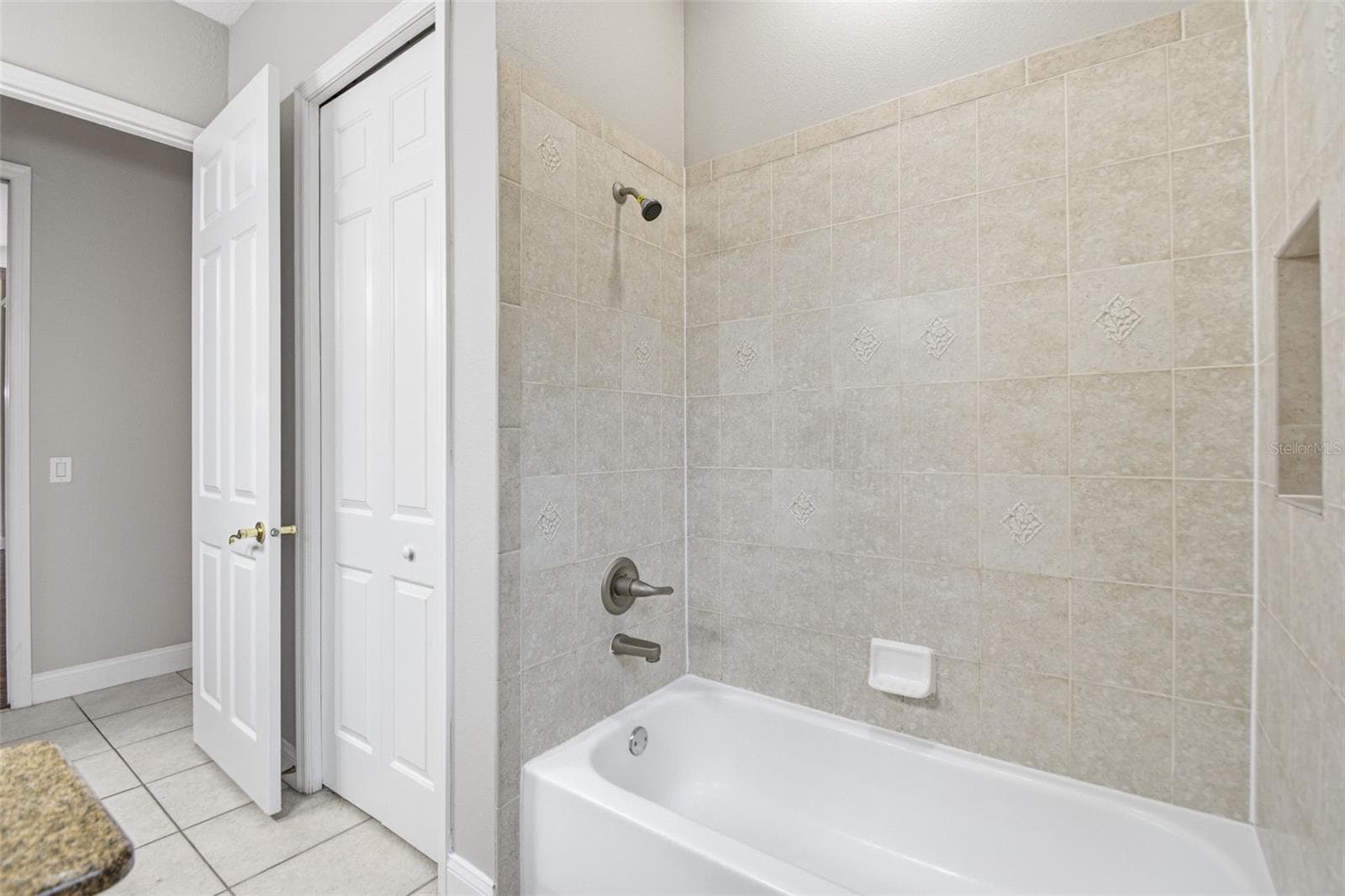 Single Family Residence at 9009 RIVERVIEW DR, RIVERVIEW, photo 48 of 62
