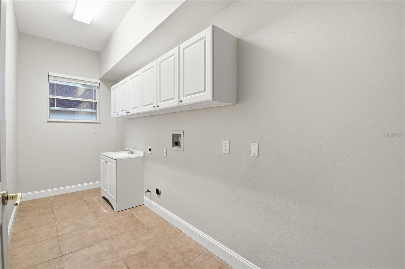 Single Family Residence at 9009 RIVERVIEW DR, RIVERVIEW, photo 54 of 62
