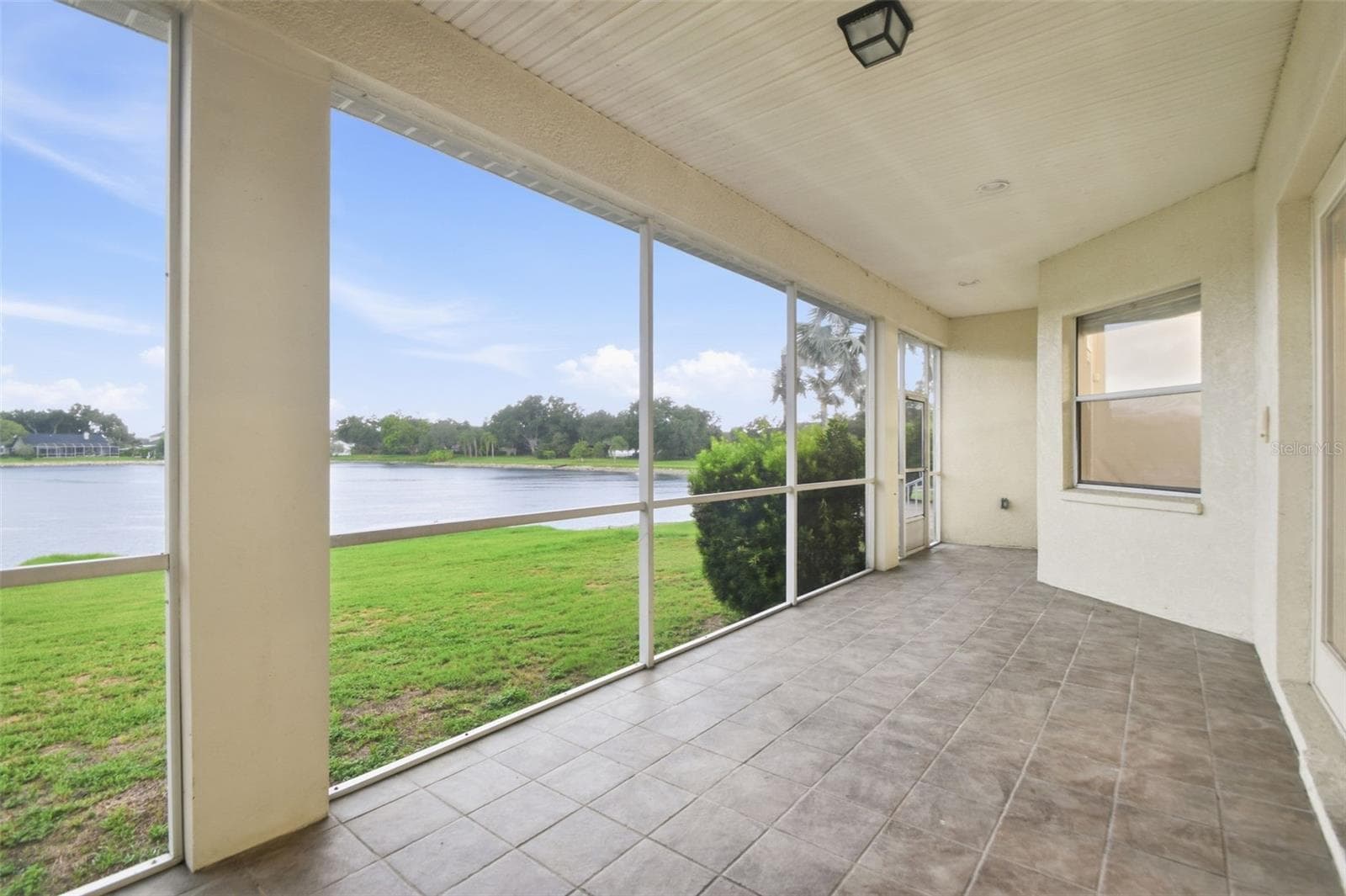 Single Family Residence at 9009 RIVERVIEW DR, RIVERVIEW, photo 56 of 62
