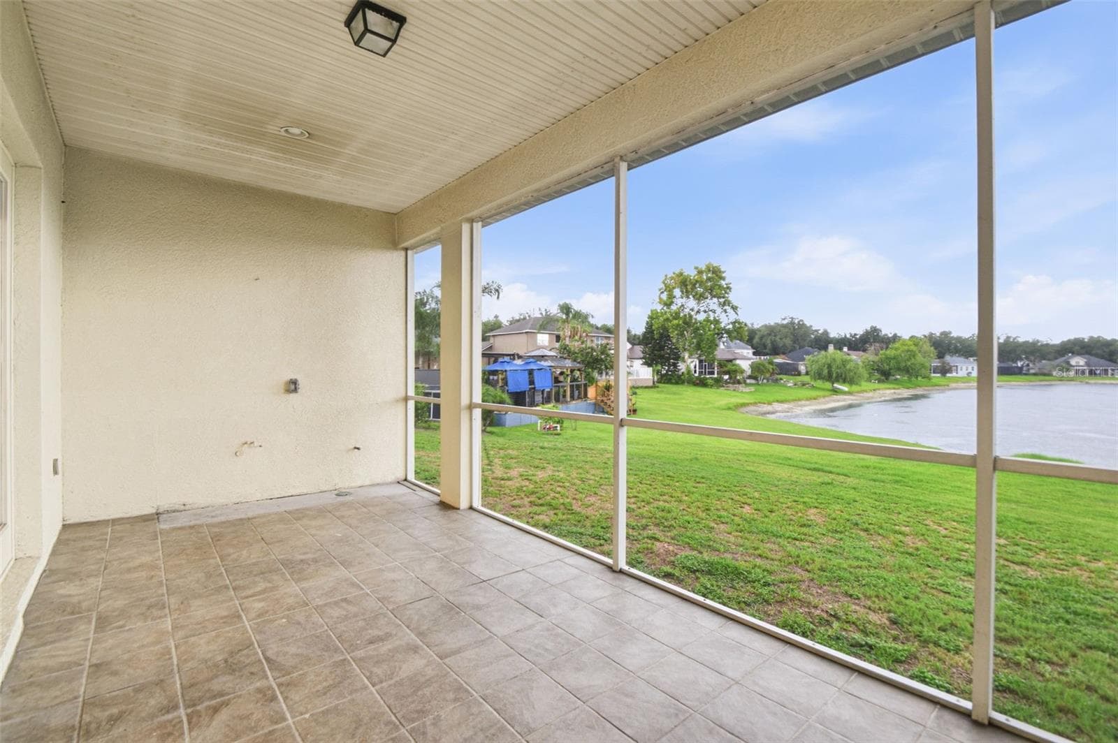 Single Family Residence at 9009 RIVERVIEW DR, RIVERVIEW, photo 57 of 62