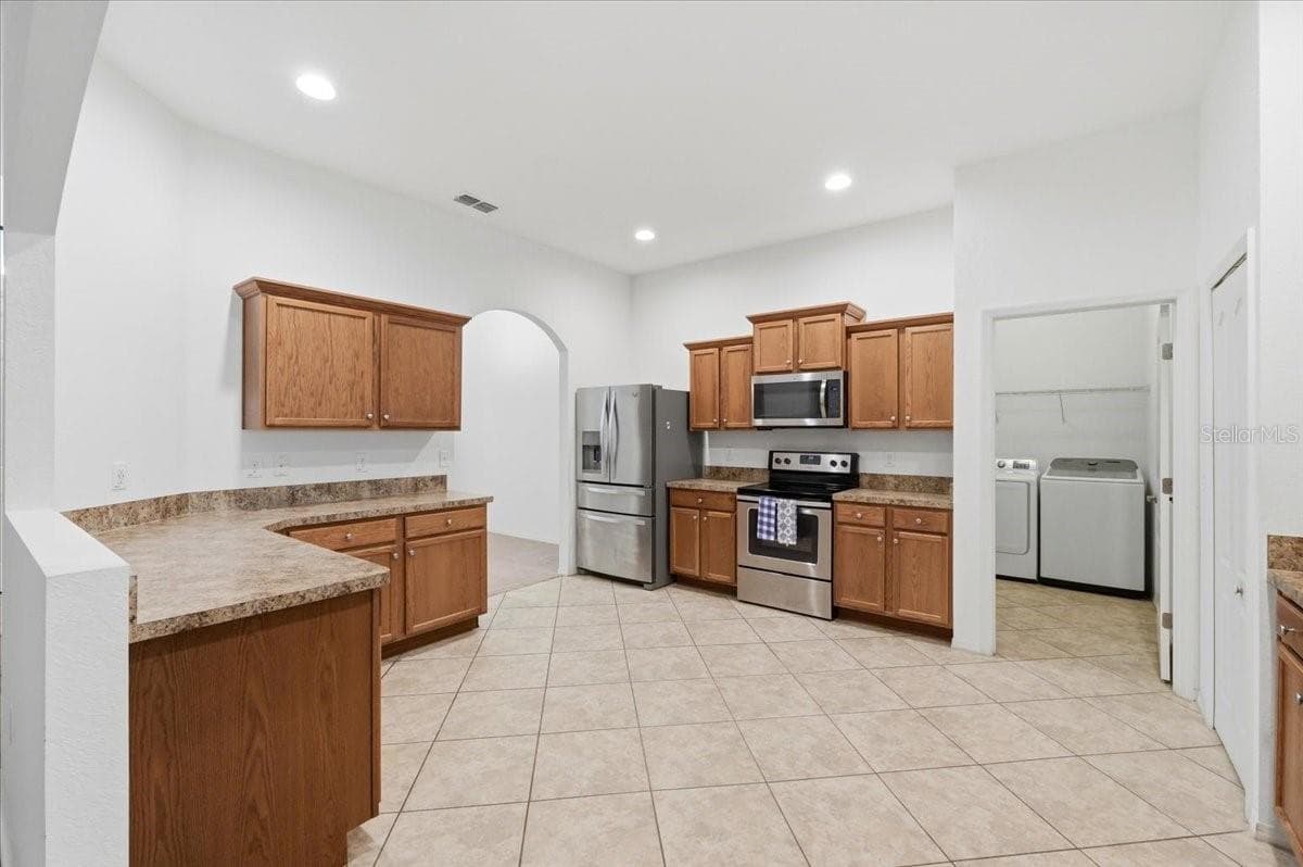 Kitchen - 4387 DINNER LAKE BLVD, LAKE WALES
