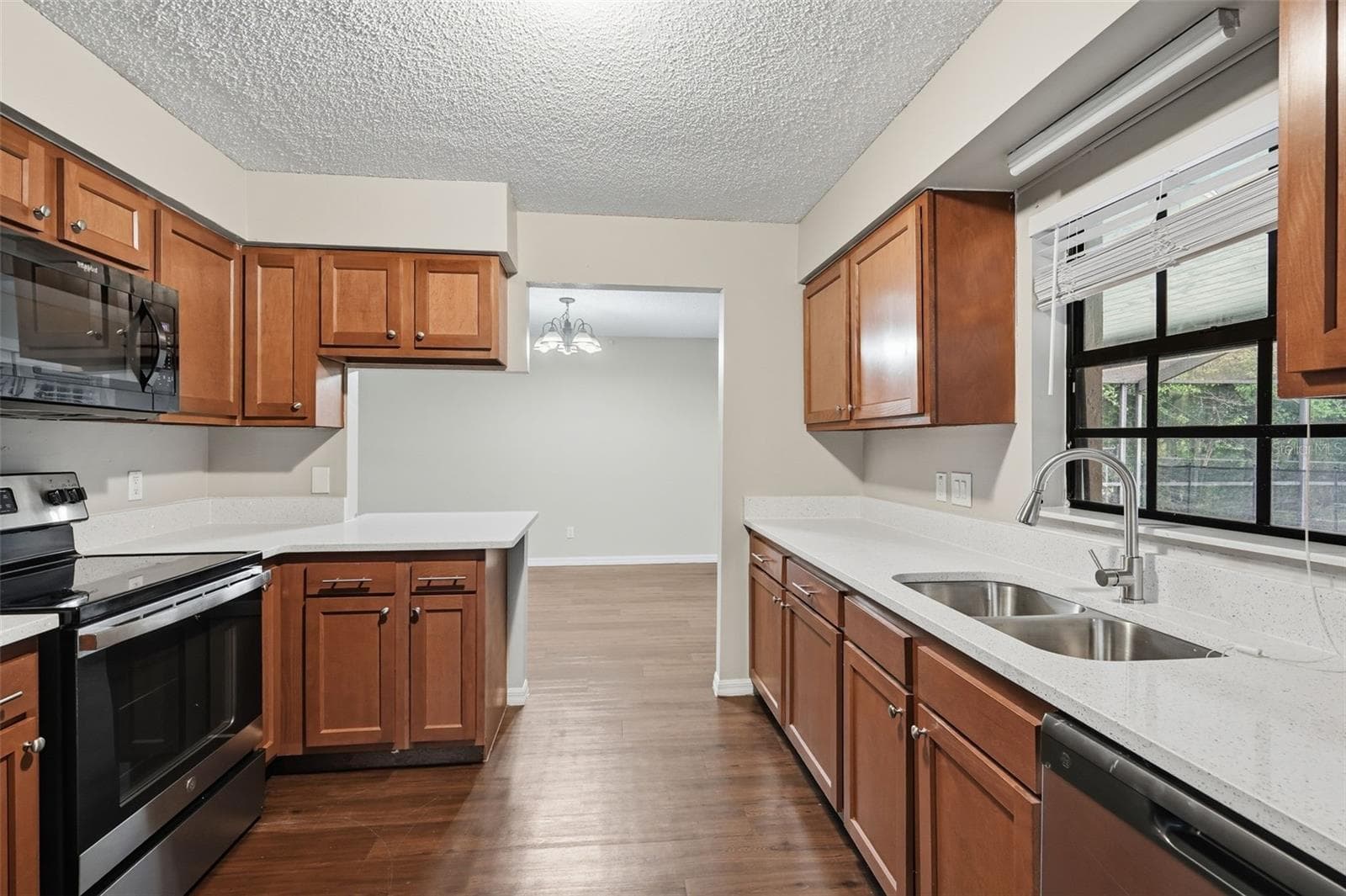 Single Family Residence at 408 COLEMAN DR, WINTER HAVEN, photo 13 of 32