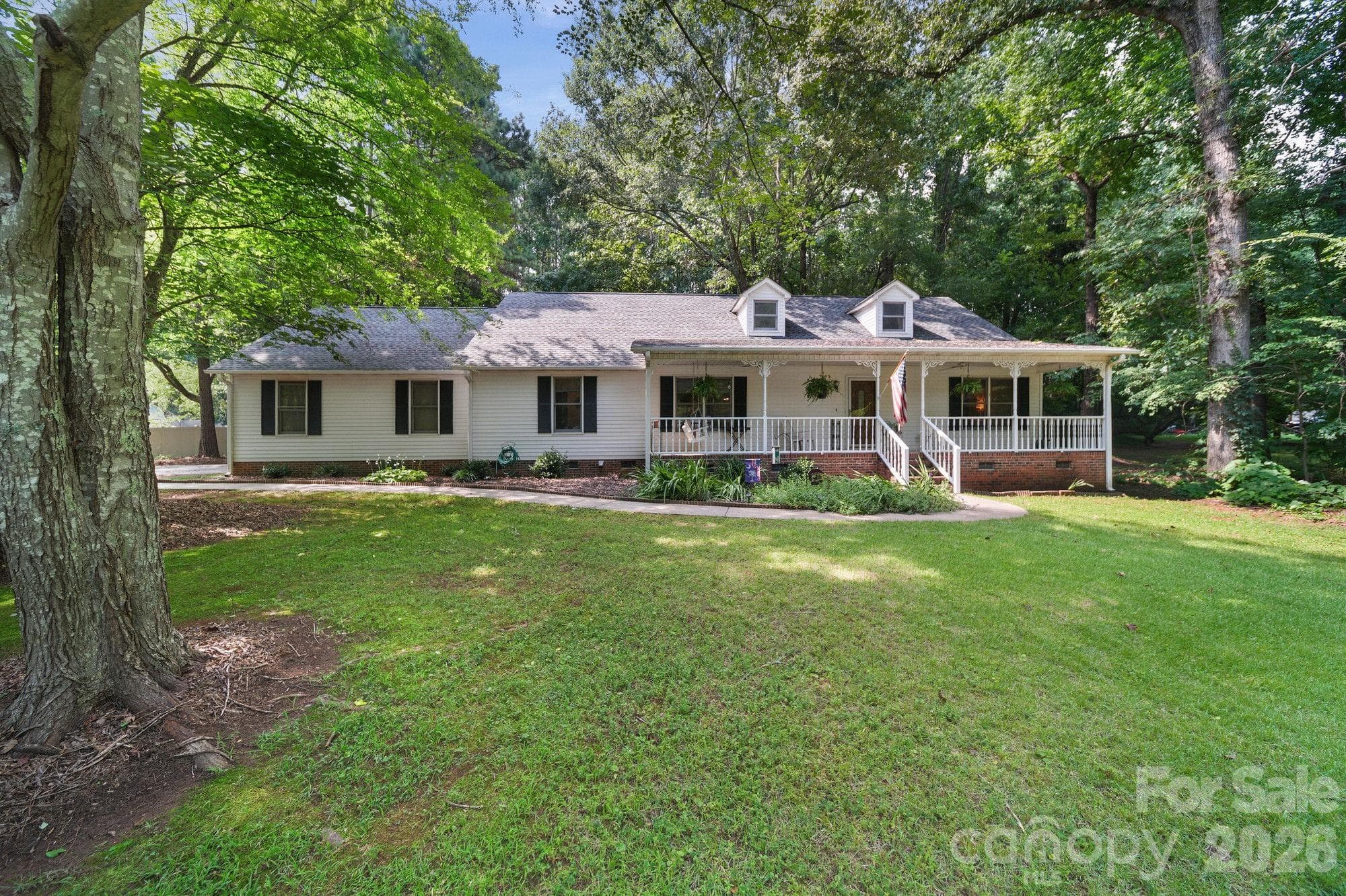832 Old Cedar Circle
