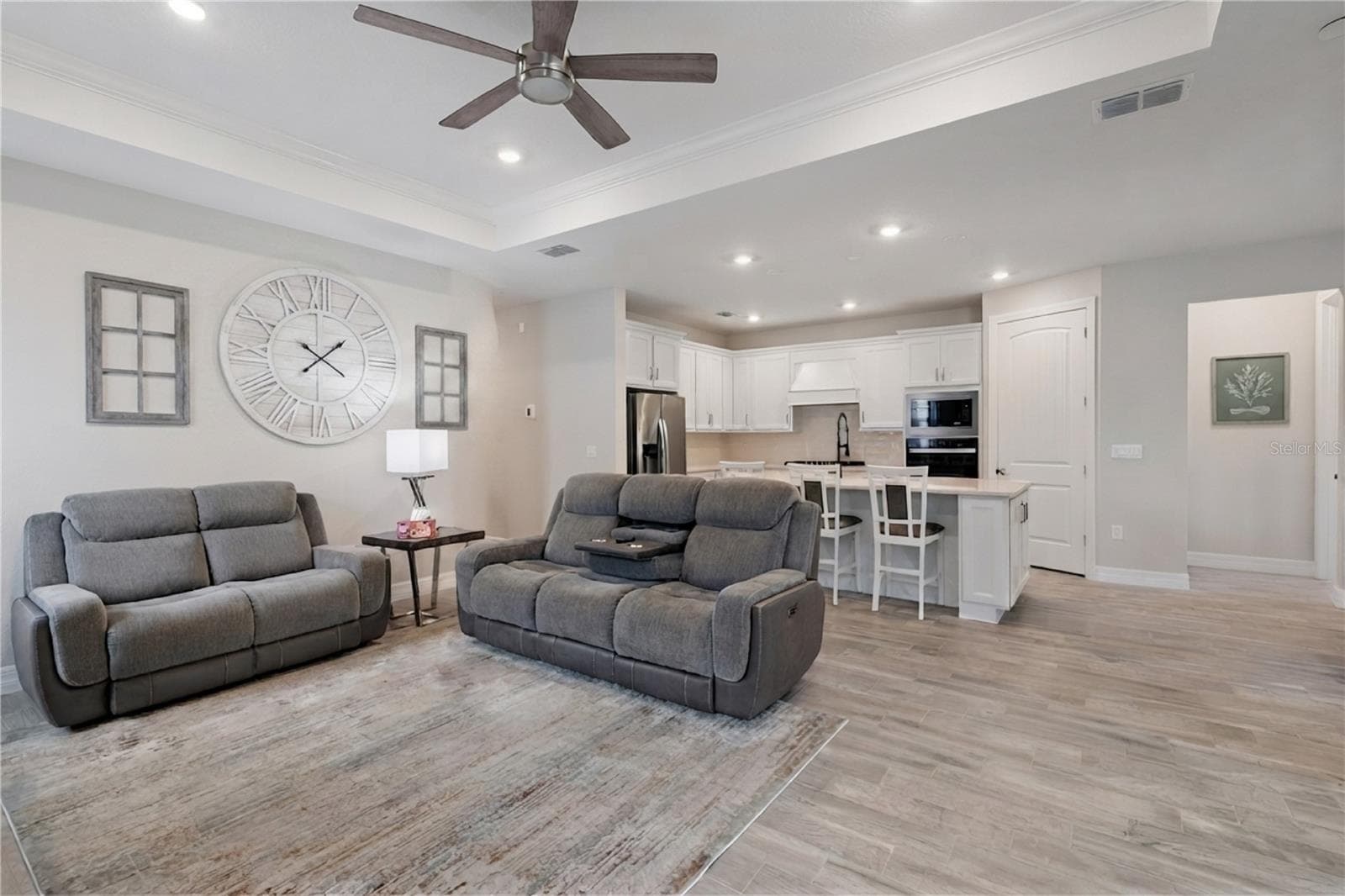 Virtually enhanced with wall art - 2546 DEL WEBB DR, MINNEOLA
