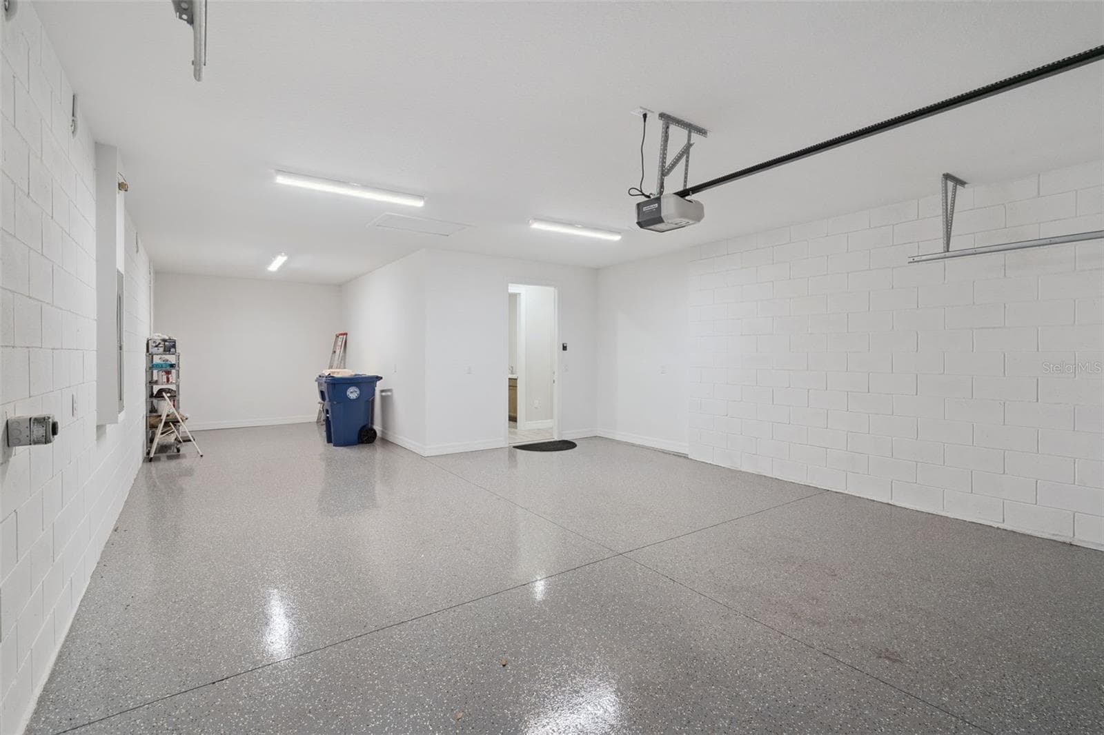 Epoxy Garage Floor - 2546 DEL WEBB DR, MINNEOLA