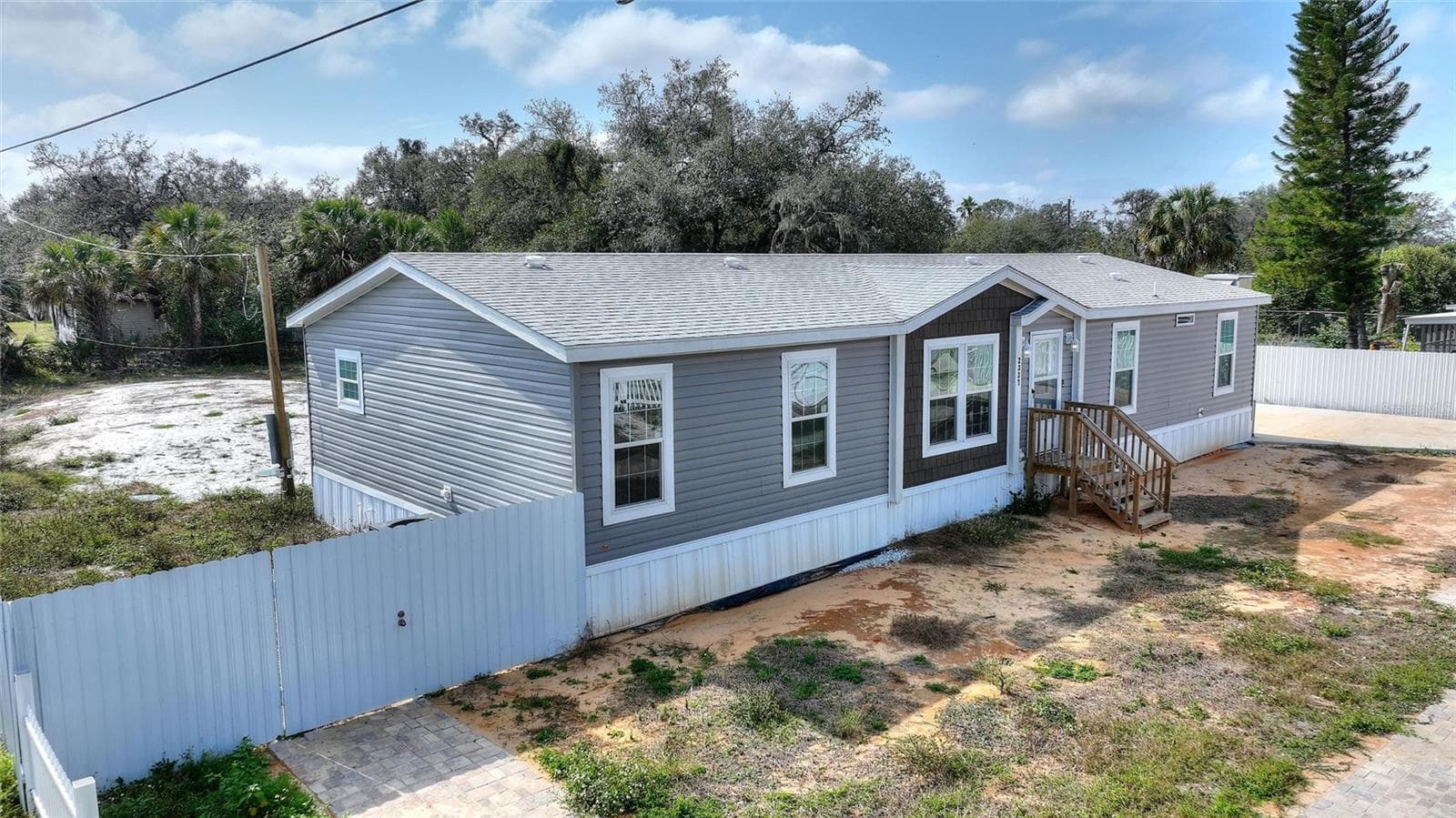 Manufactured Home at 2337 E MAIN ST, LAKELAND, photo 3 of 46