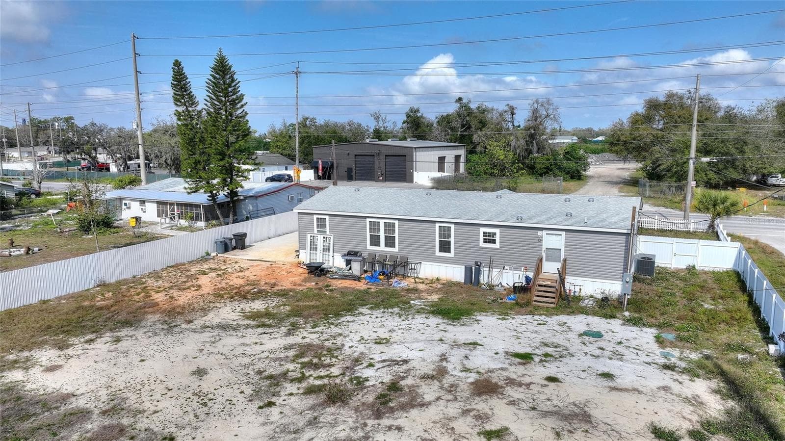 Manufactured Home at 2337 E MAIN ST, LAKELAND, photo 4 of 46