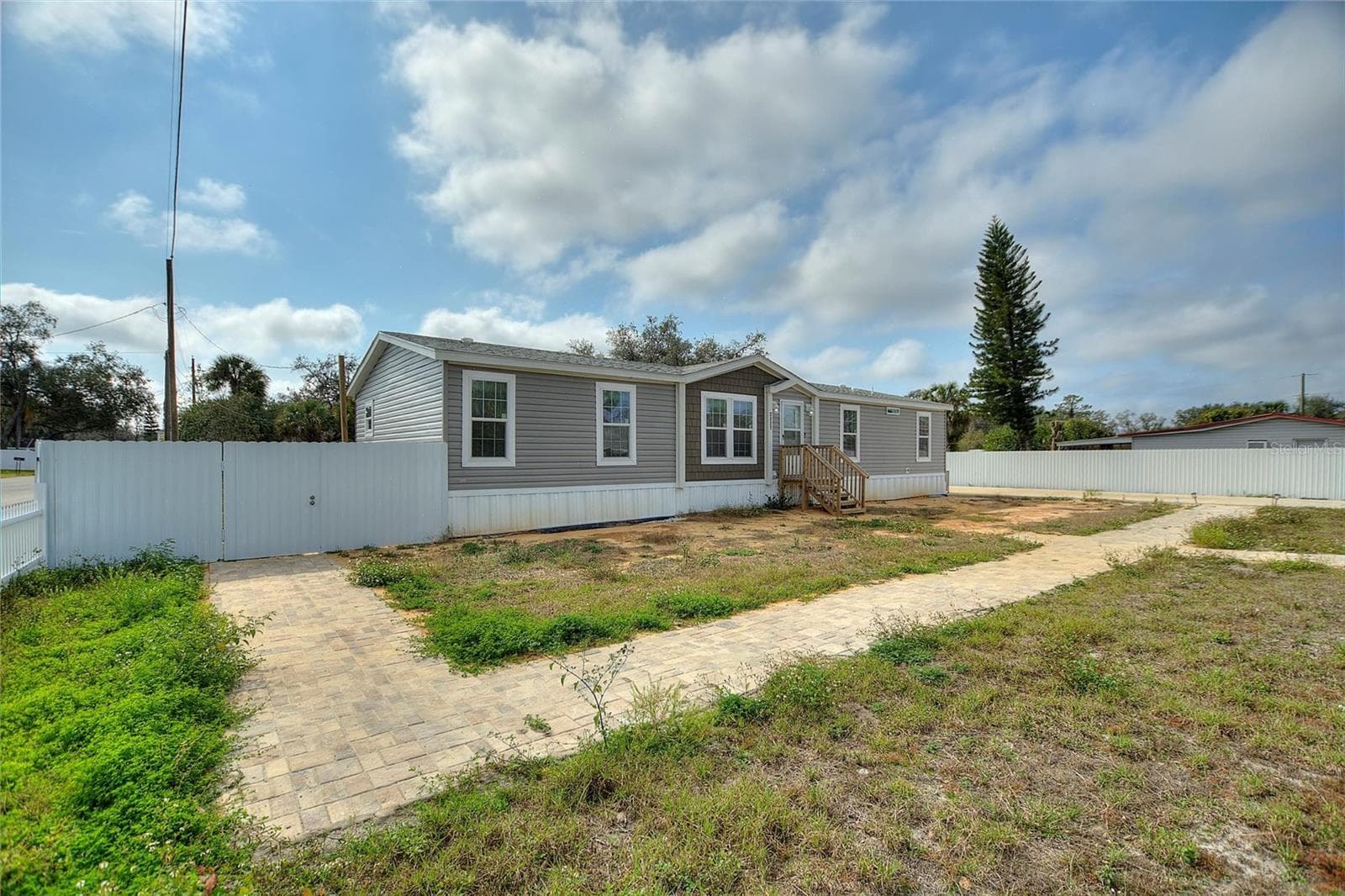 Manufactured Home at 2337 E MAIN ST, LAKELAND, photo 19 of 46