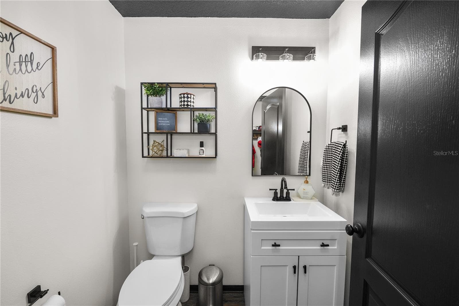 Powder Room - 4188 FESTIVAL POINTE BLVD, MULBERRY