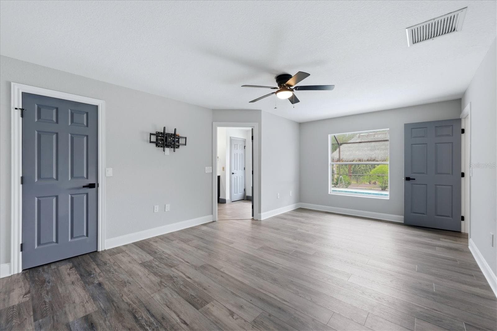 Single Family Residence at 281 PEMBROKE DR, PORT CHARLOTTE, photo 18 of 53