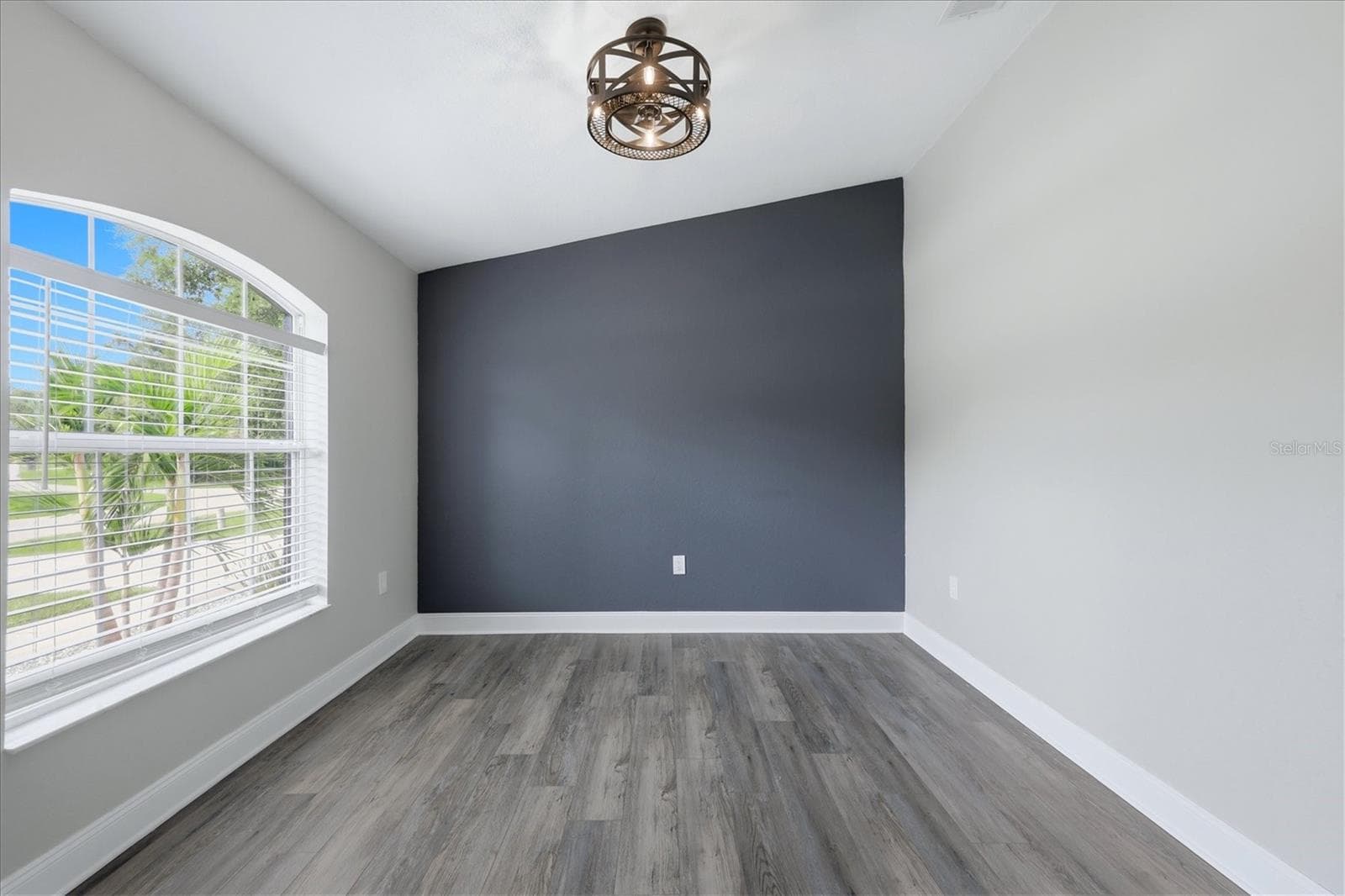 Single Family Residence at 281 PEMBROKE DR, PORT CHARLOTTE, photo 20 of 53