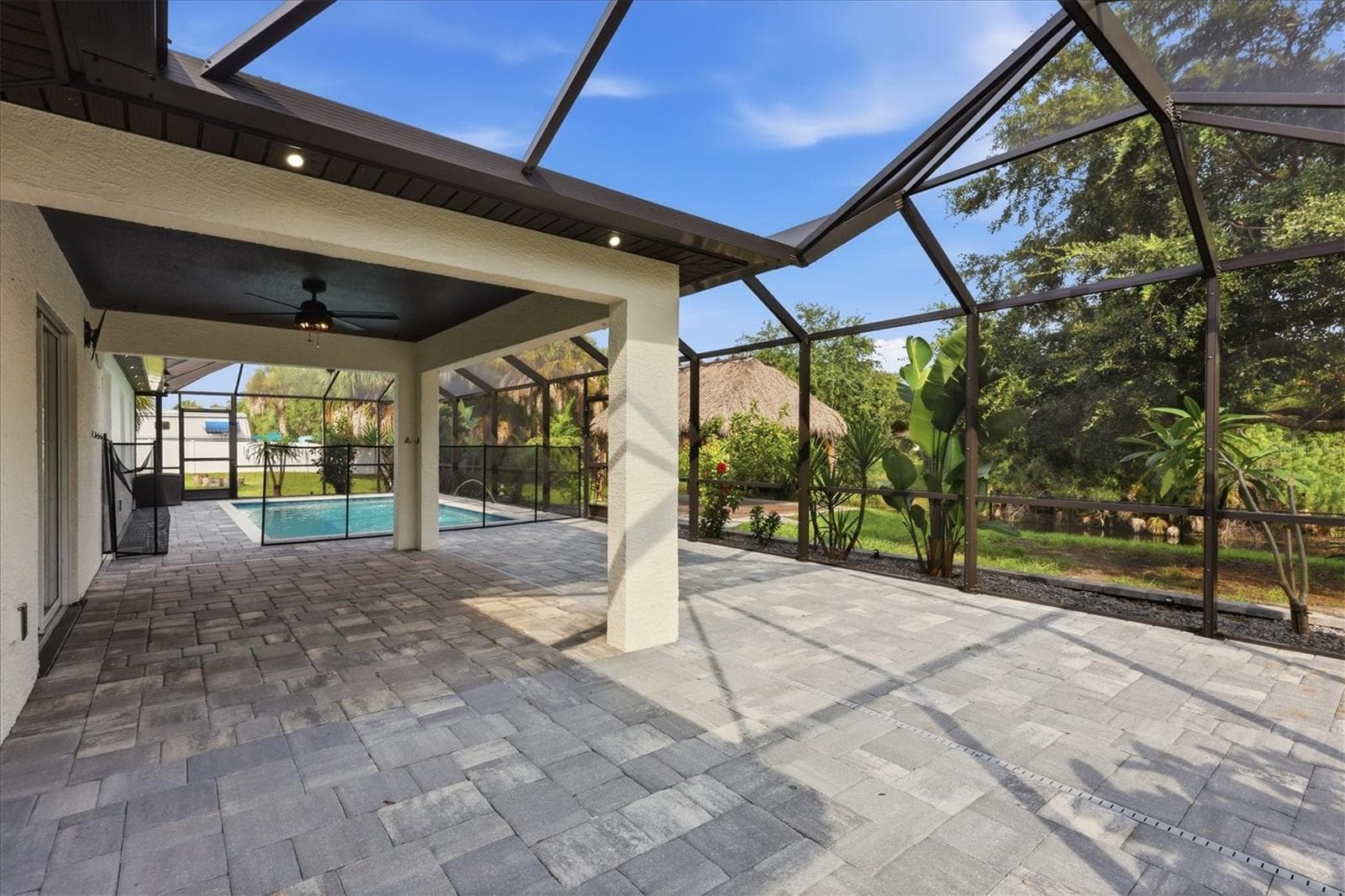Single Family Residence at 281 PEMBROKE DR, PORT CHARLOTTE, photo 31 of 53