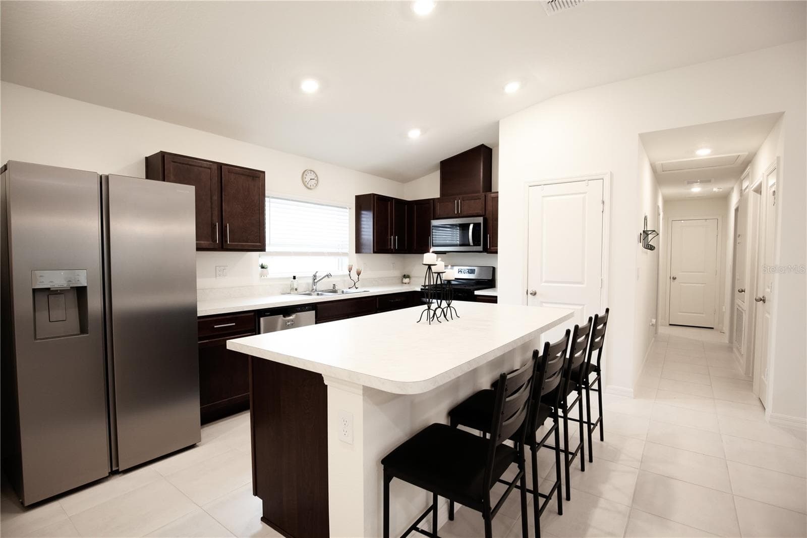 ISLAND/KITCHEN - 9791 CARSON WAY, LEESBURG