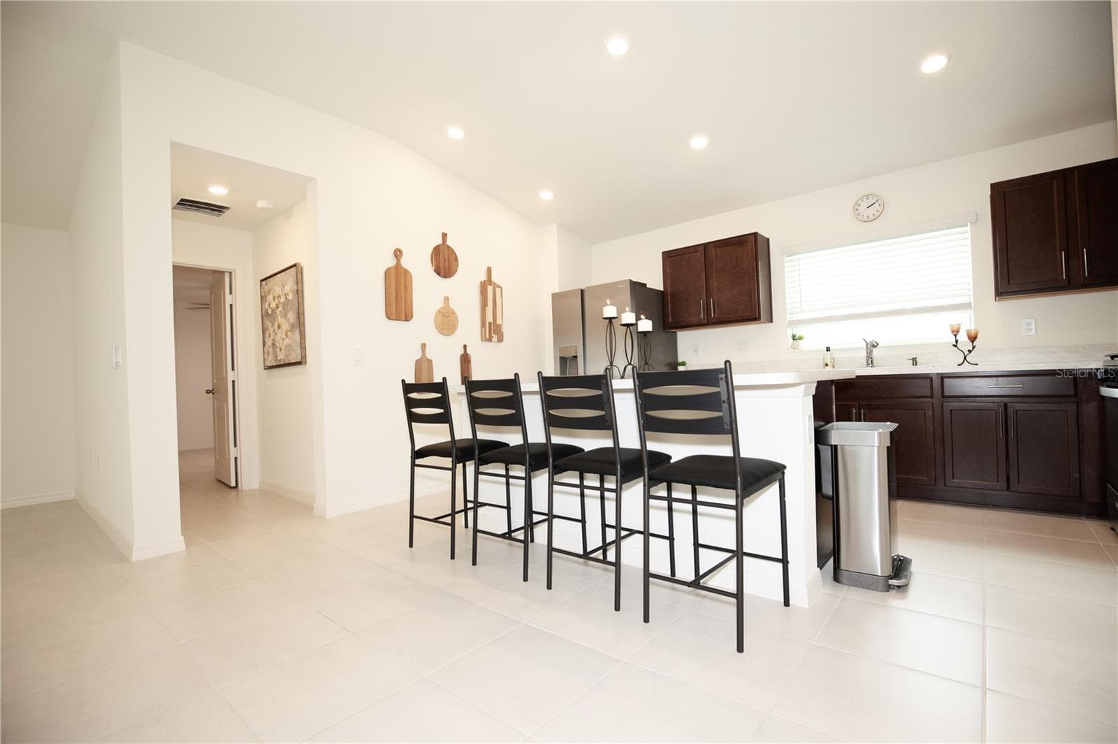 ISLAND/KITCHEN - 9791 CARSON WAY, LEESBURG