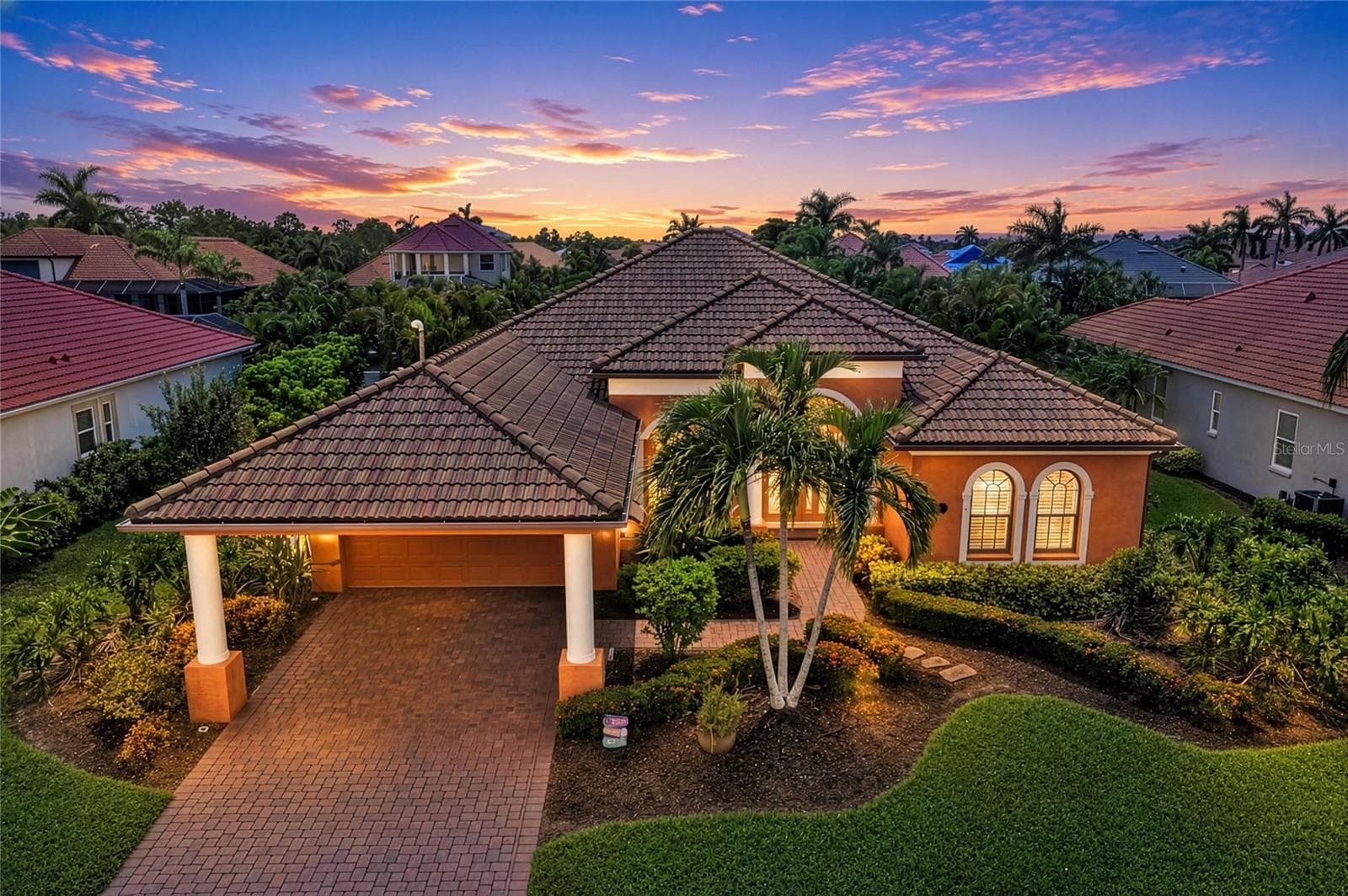 Front of home - 545 MAST DR, BRADENTON