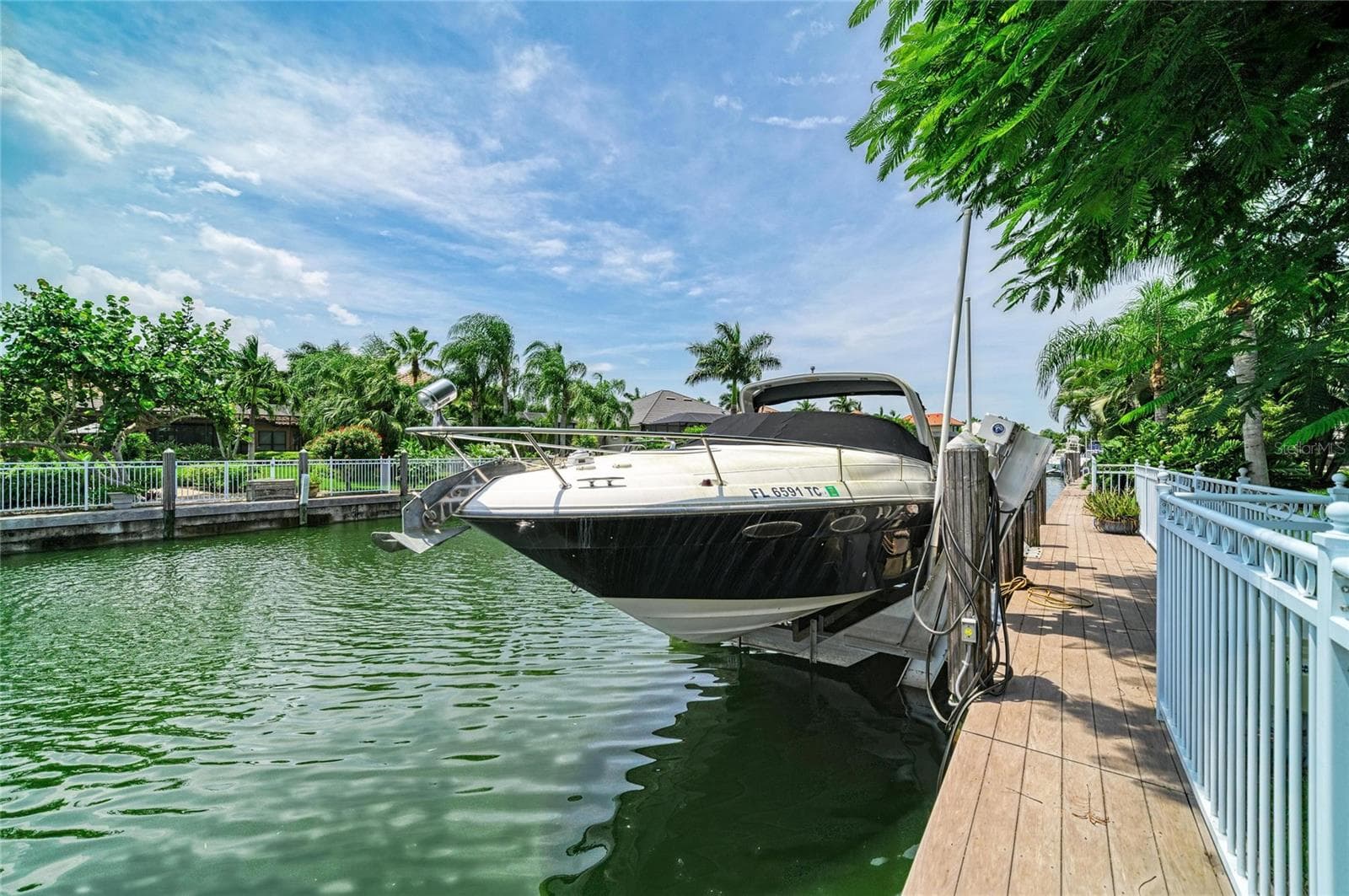 14K lbs boat lift - 545 MAST DR, BRADENTON