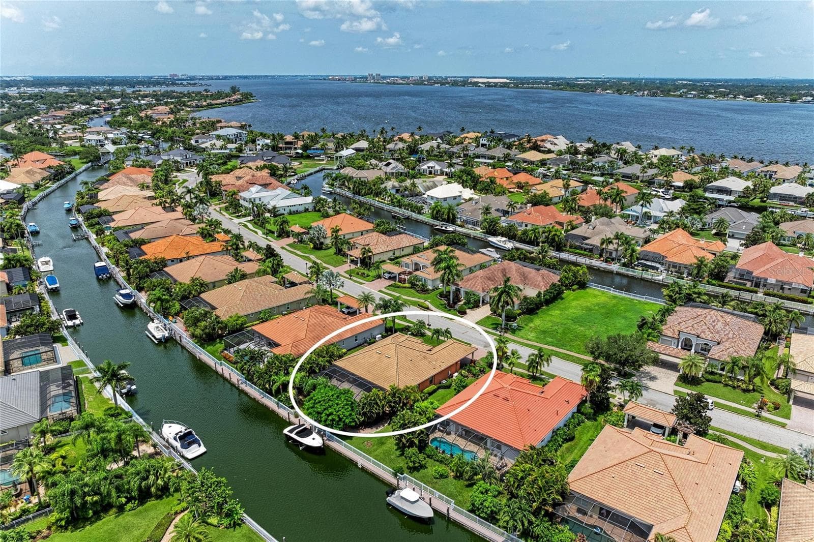 Single Family Residence at 545 MAST DR, BRADENTON, photo 10 of 83