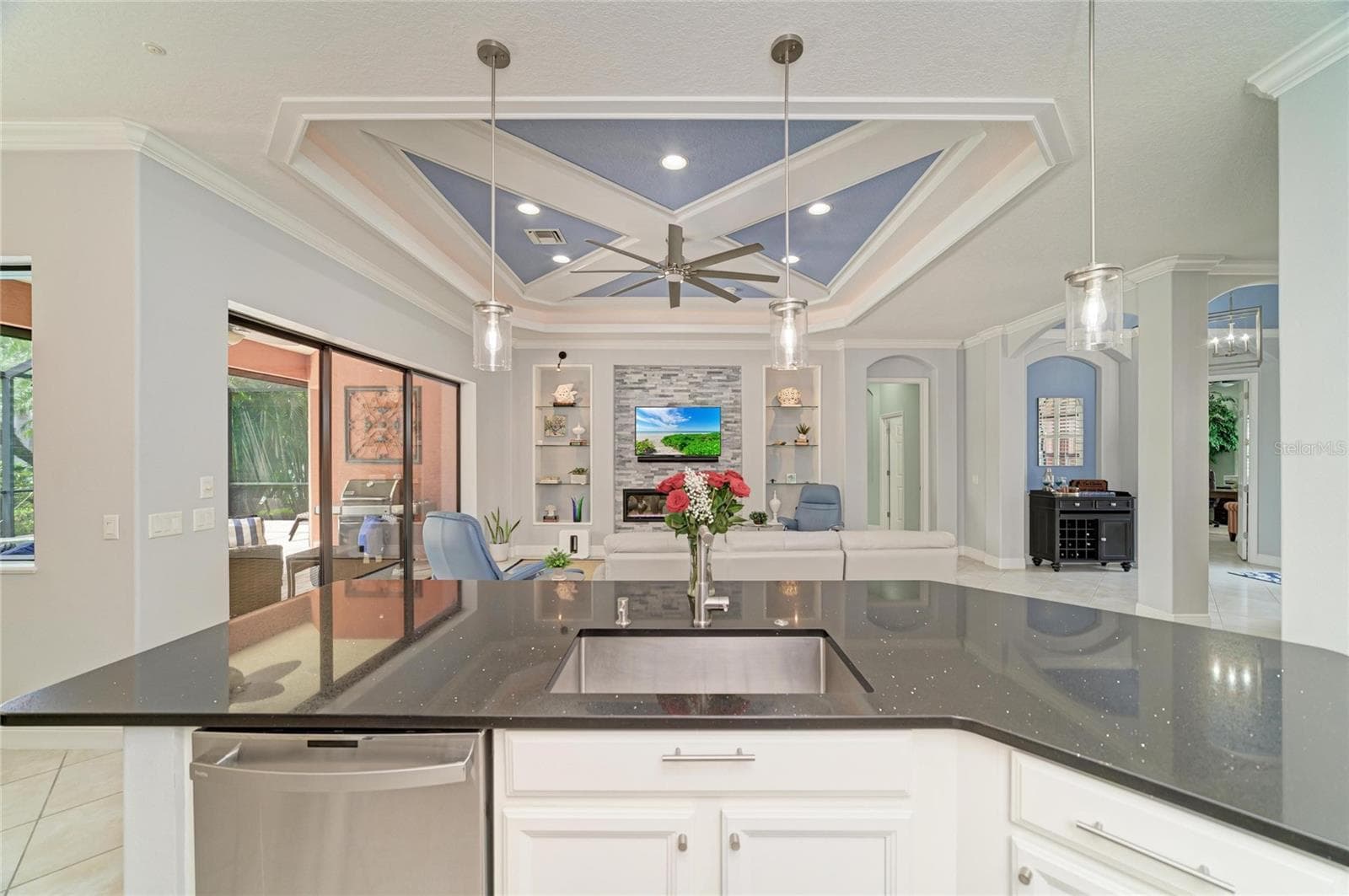 Kitchen - 545 MAST DR, BRADENTON