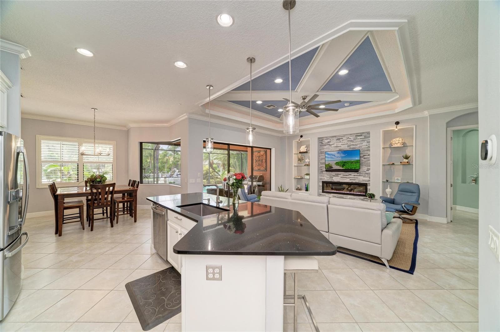 Kitchen - 545 MAST DR, BRADENTON