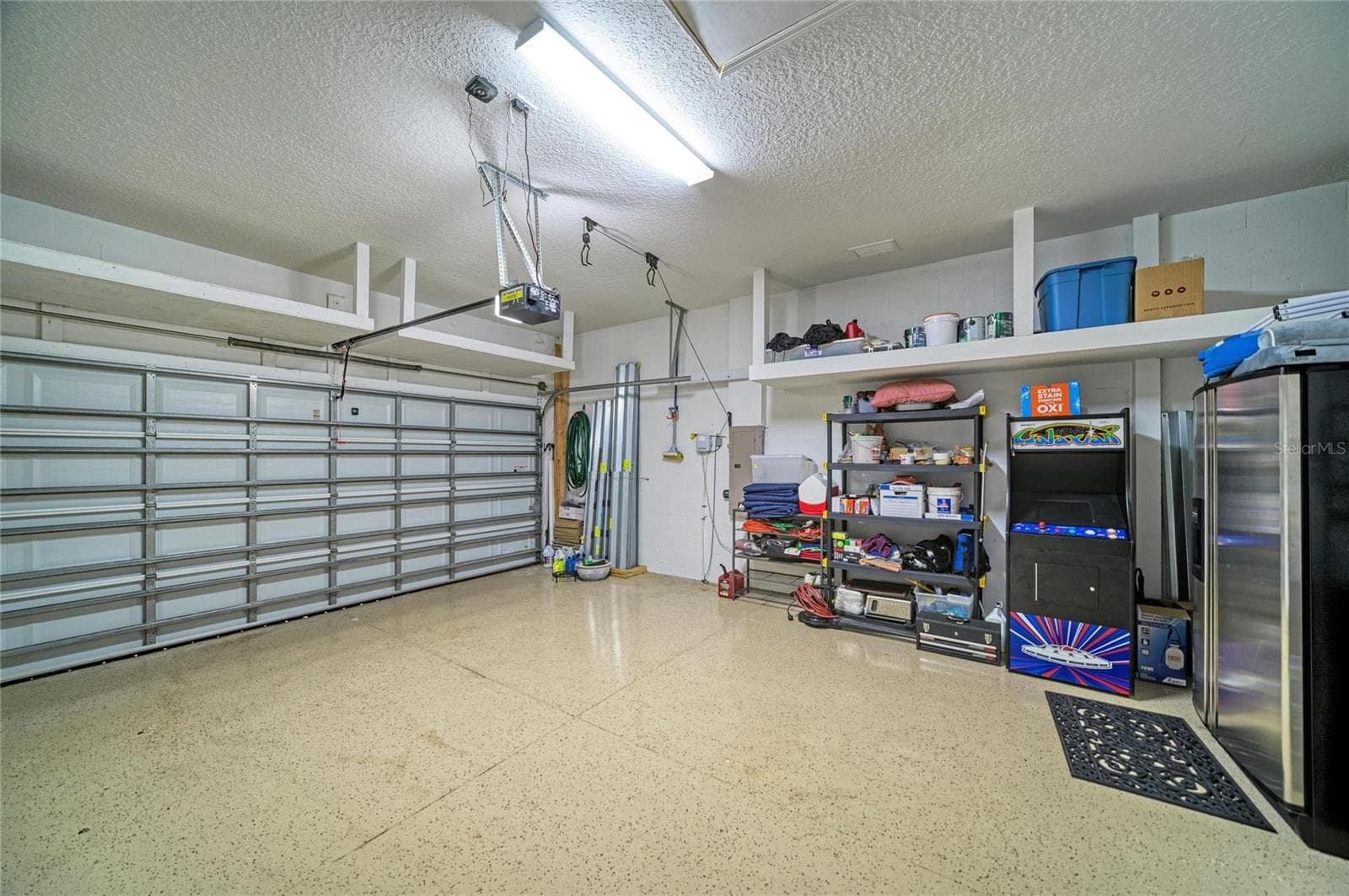 Garage - 545 MAST DR, BRADENTON