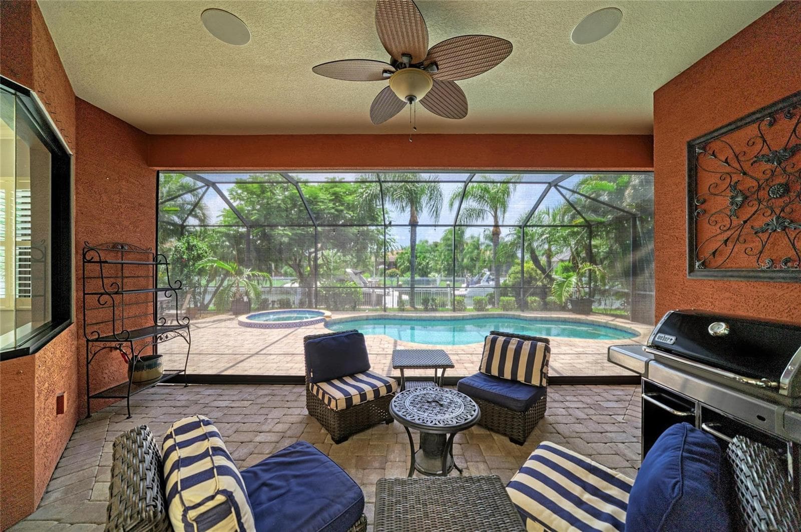 Lanai with Hurricane screen - 545 MAST DR, BRADENTON