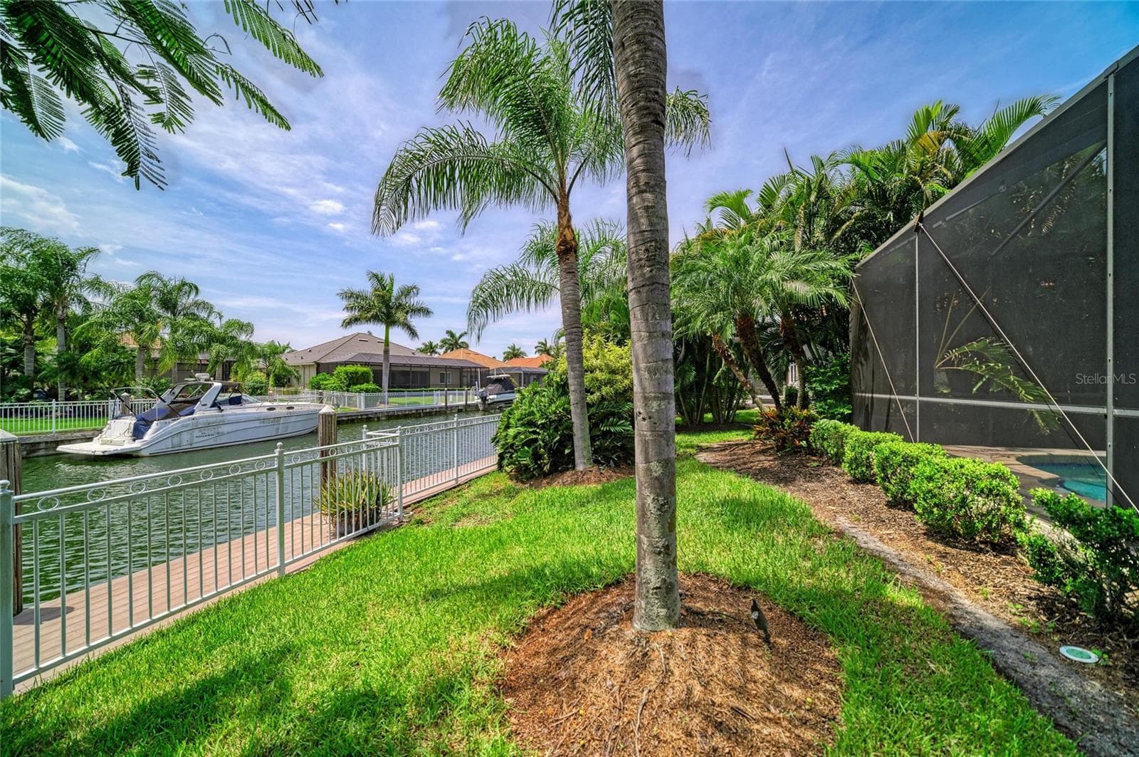 Backyard - 545 MAST DR, BRADENTON