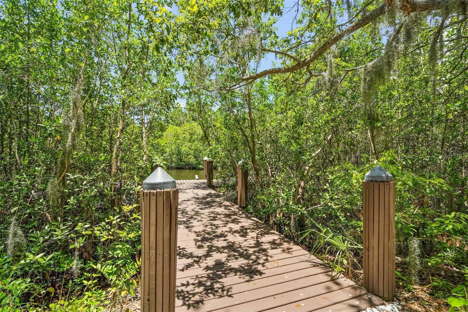 Community Fishing - 545 MAST DR, BRADENTON