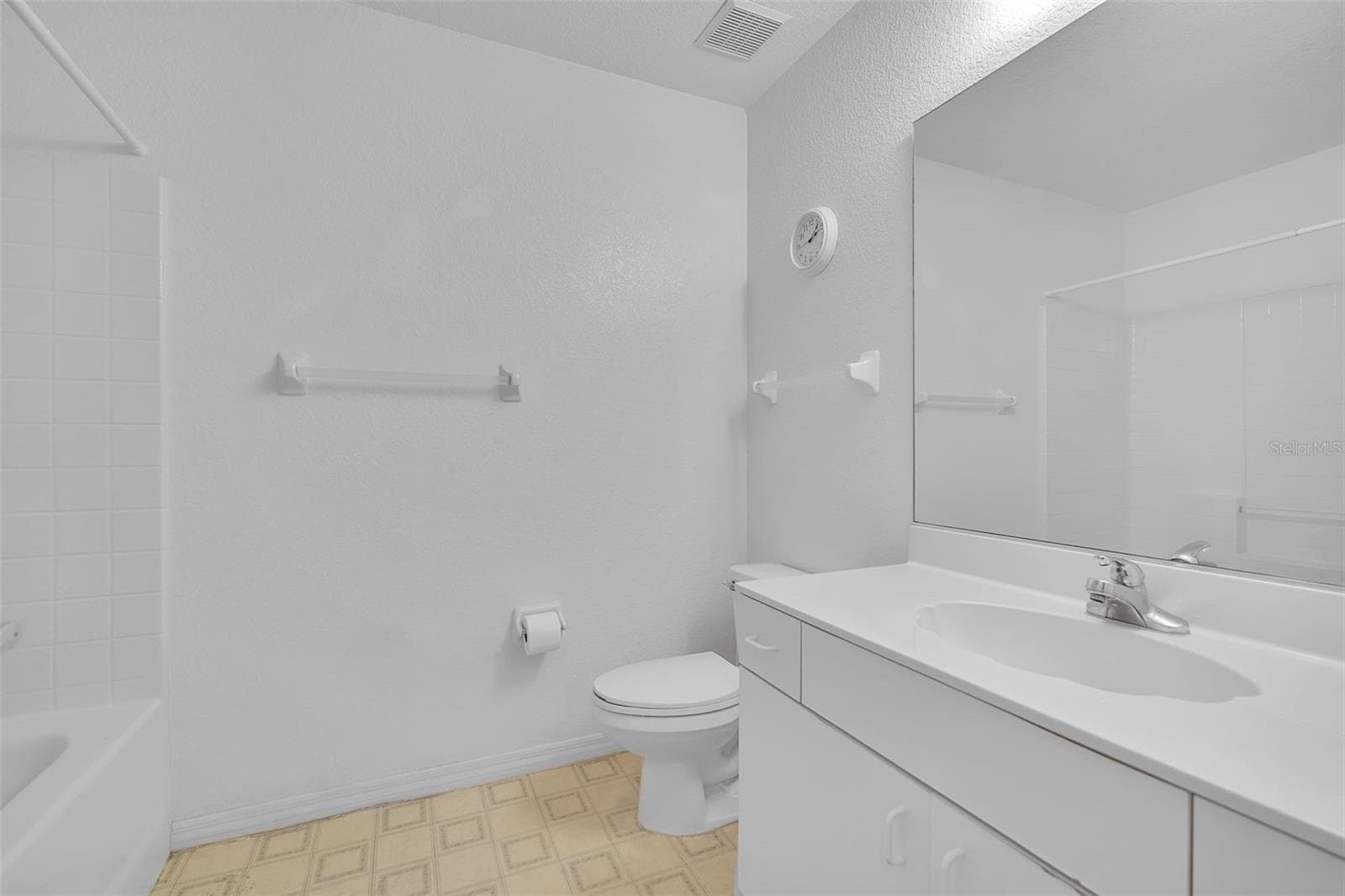 Bathroom 2 - 5725 GREENWOOD AVE #4201, NORTH PORT