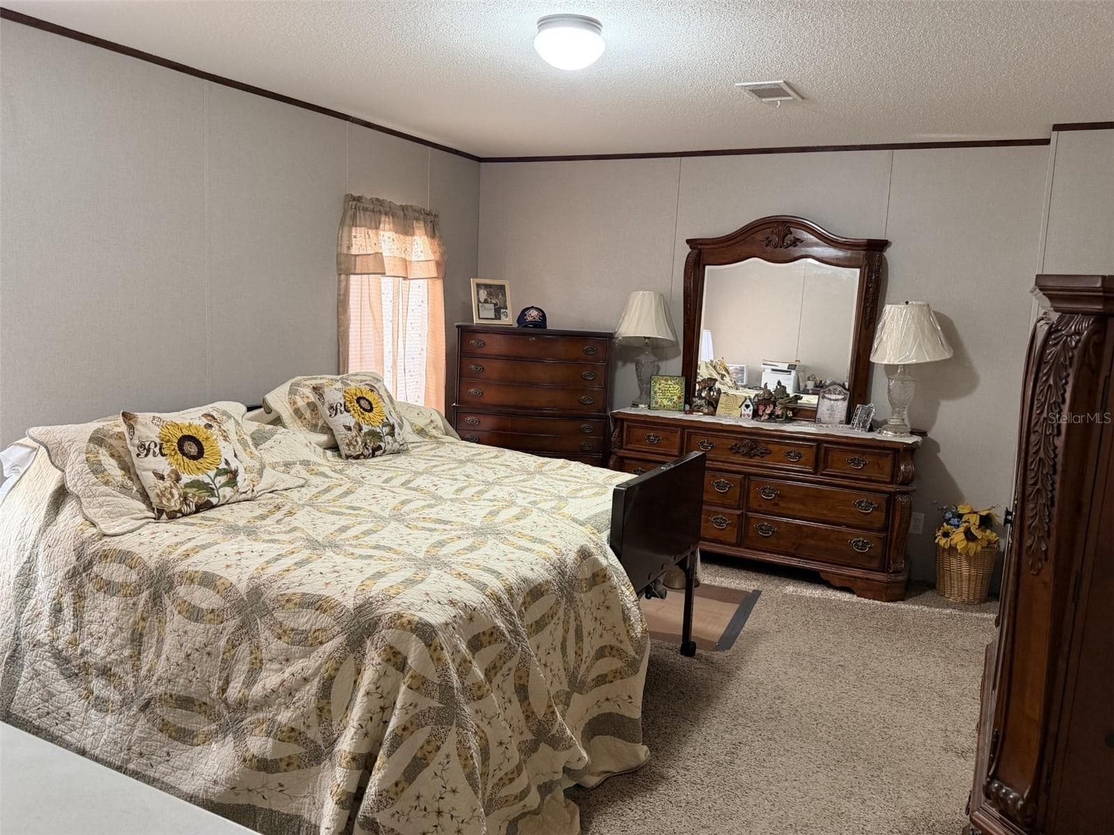 Manufactured Home at 279 NE 576TH ST, OLD TOWN, photo 4 of 21