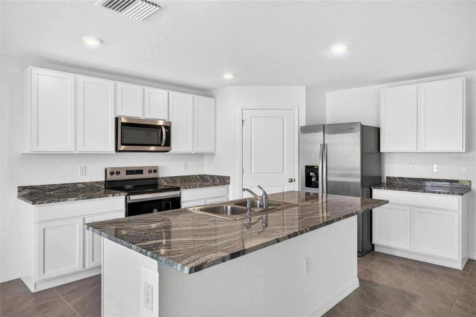 Single Family Residence at 7622 ROSEWOOD GARDEN LOOP, TAMPA, photo 14 of 74