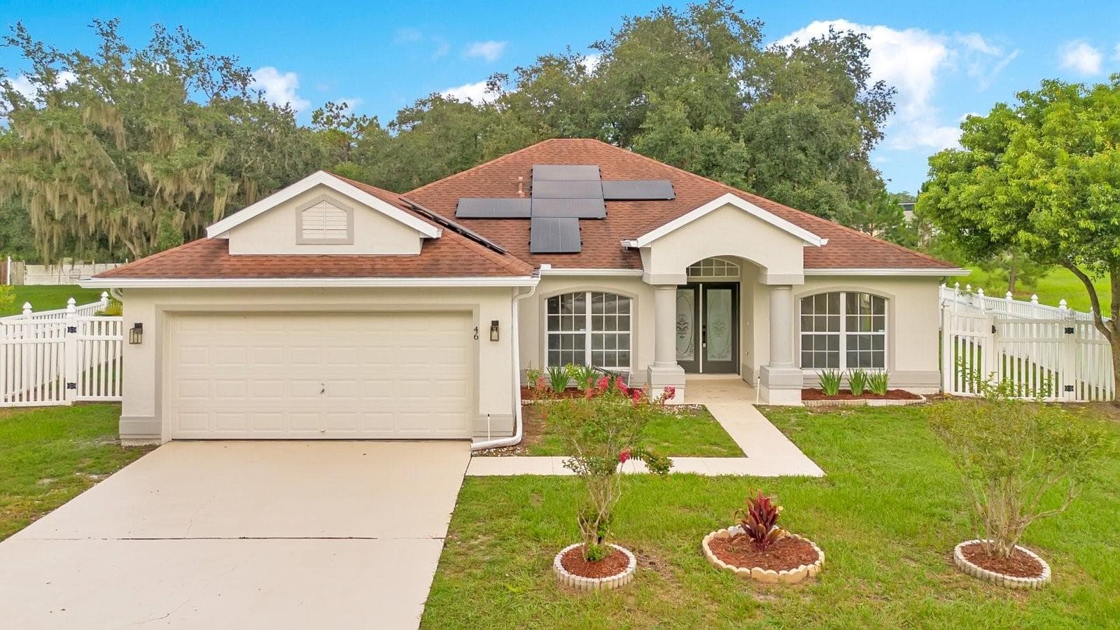 New landscaping and lighting. Freshly painted exterior - 46 CORDONA DR, KISSIMMEE