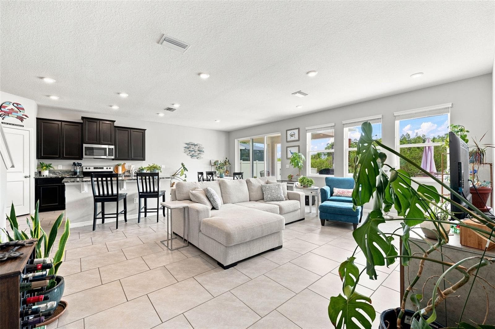 Single Family Residence at 8673 BOWER BASS CIR, WESLEY CHAPEL, photo 7 of 44