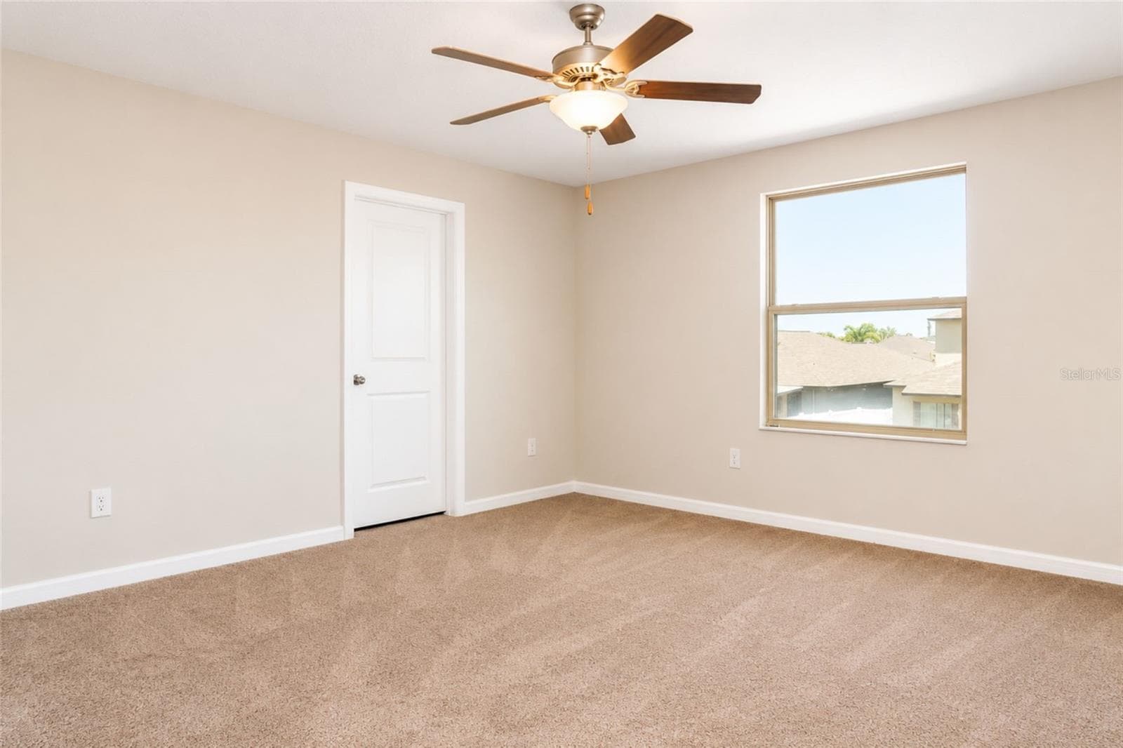 Single Family Residence at 715 CALICO SCALLOP ST, RUSKIN, photo 9 of 24
