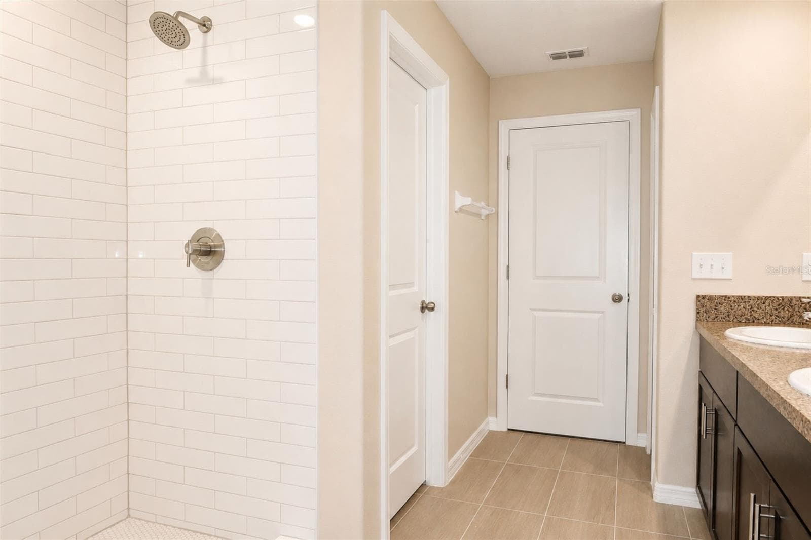 Single Family Residence at 715 CALICO SCALLOP ST, RUSKIN, photo 11 of 24