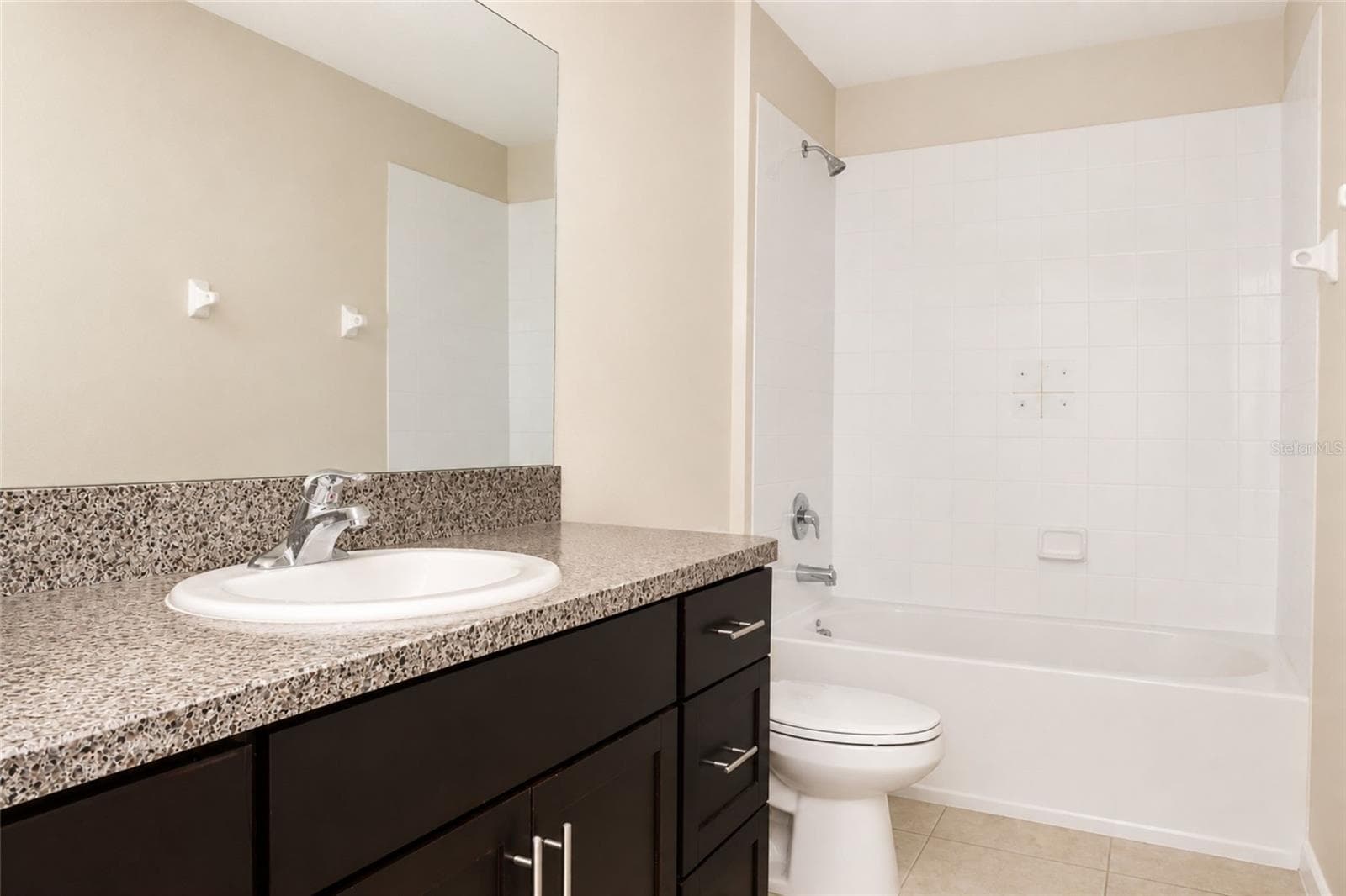Single Family Residence at 715 CALICO SCALLOP ST, RUSKIN, photo 14 of 24