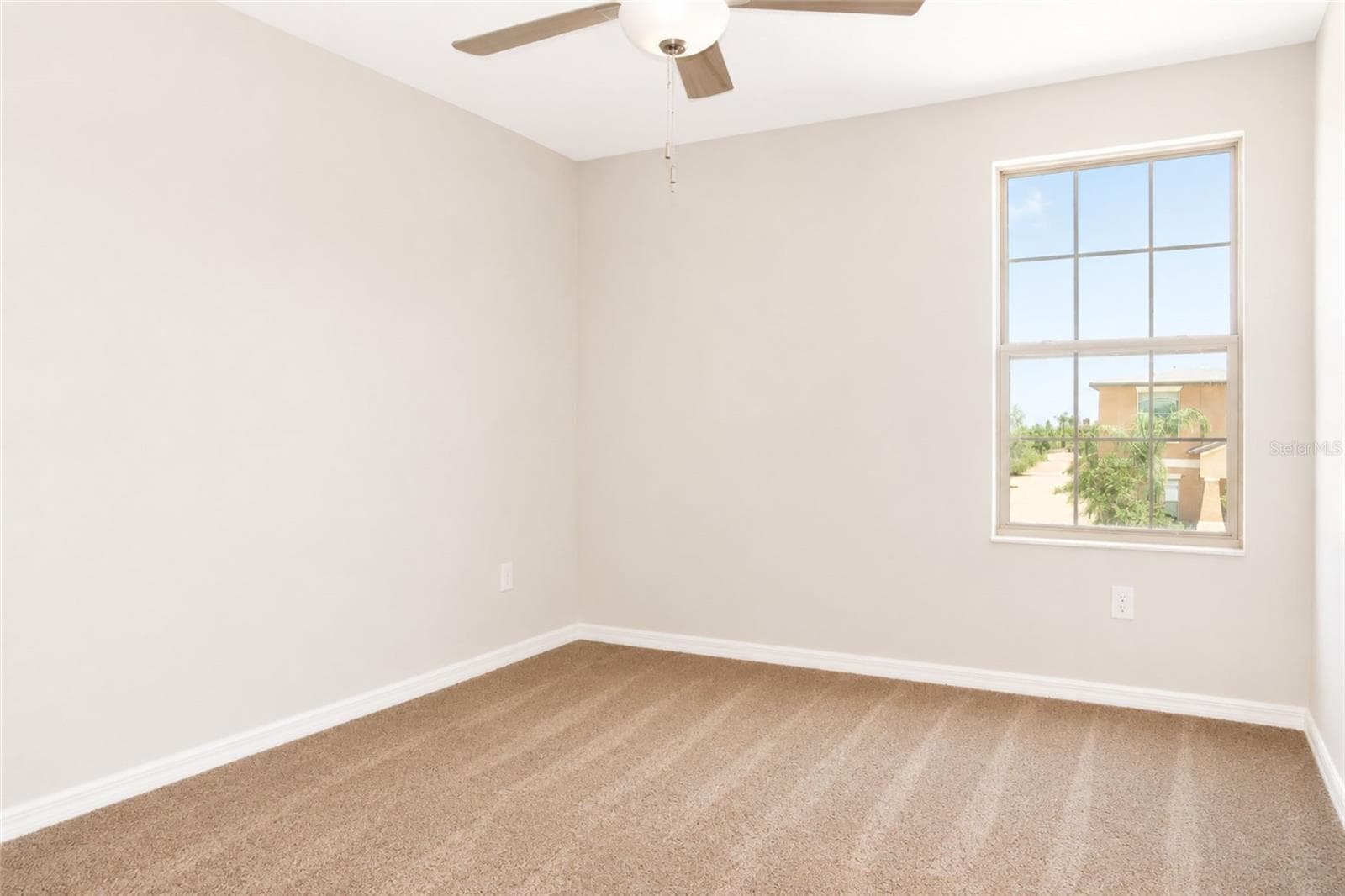 Single Family Residence at 715 CALICO SCALLOP ST, RUSKIN, photo 19 of 24