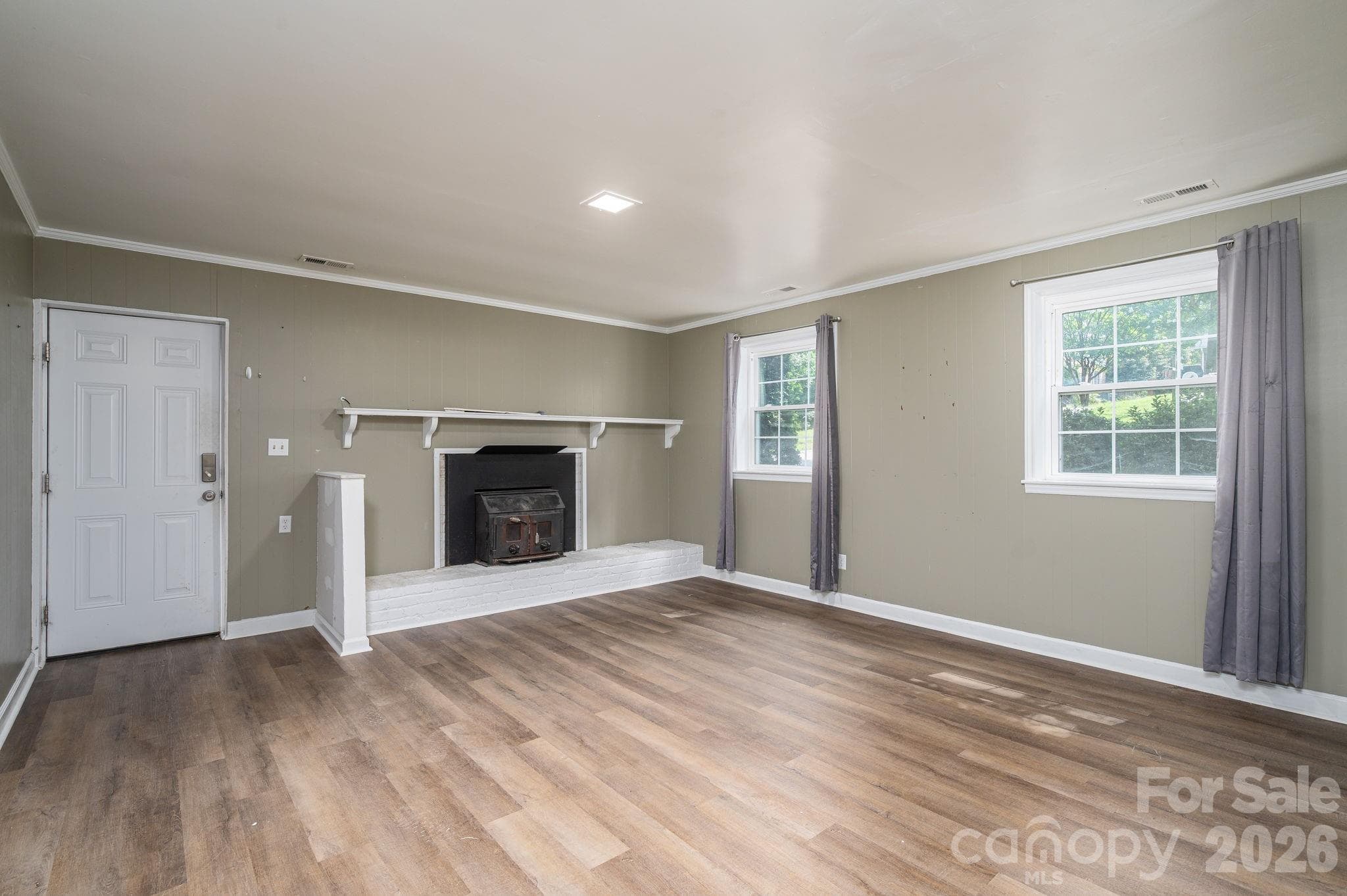 basement den w/ exterior entrance - 304 Windsor Drive, Shelby