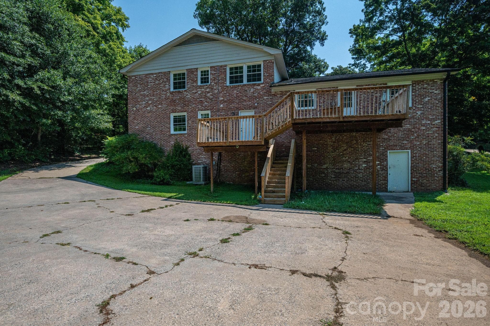 Single Family Residence at 304 Windsor Drive, Shelby, photo 39 of 48