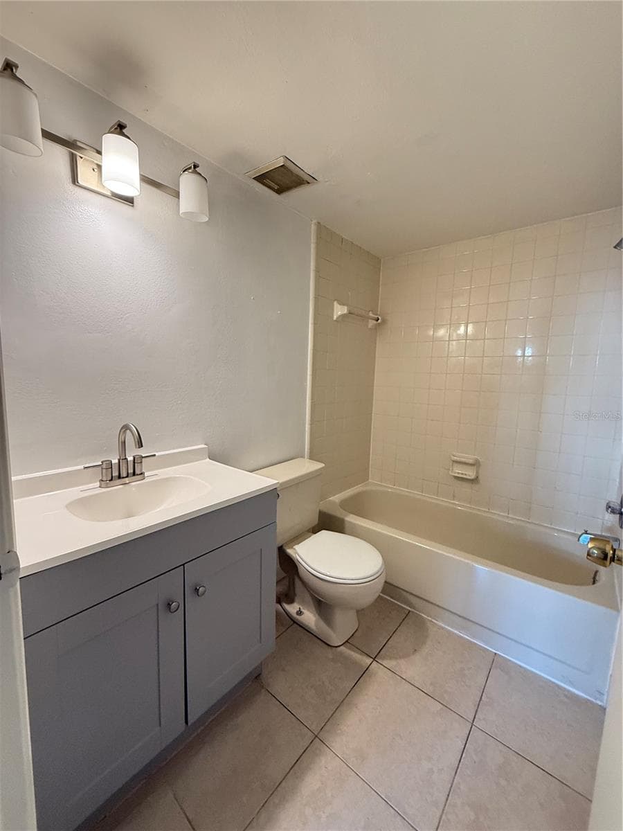 Condominium at 14308 HANGING MOSS CIR #102, TAMPA, photo 25 of 34