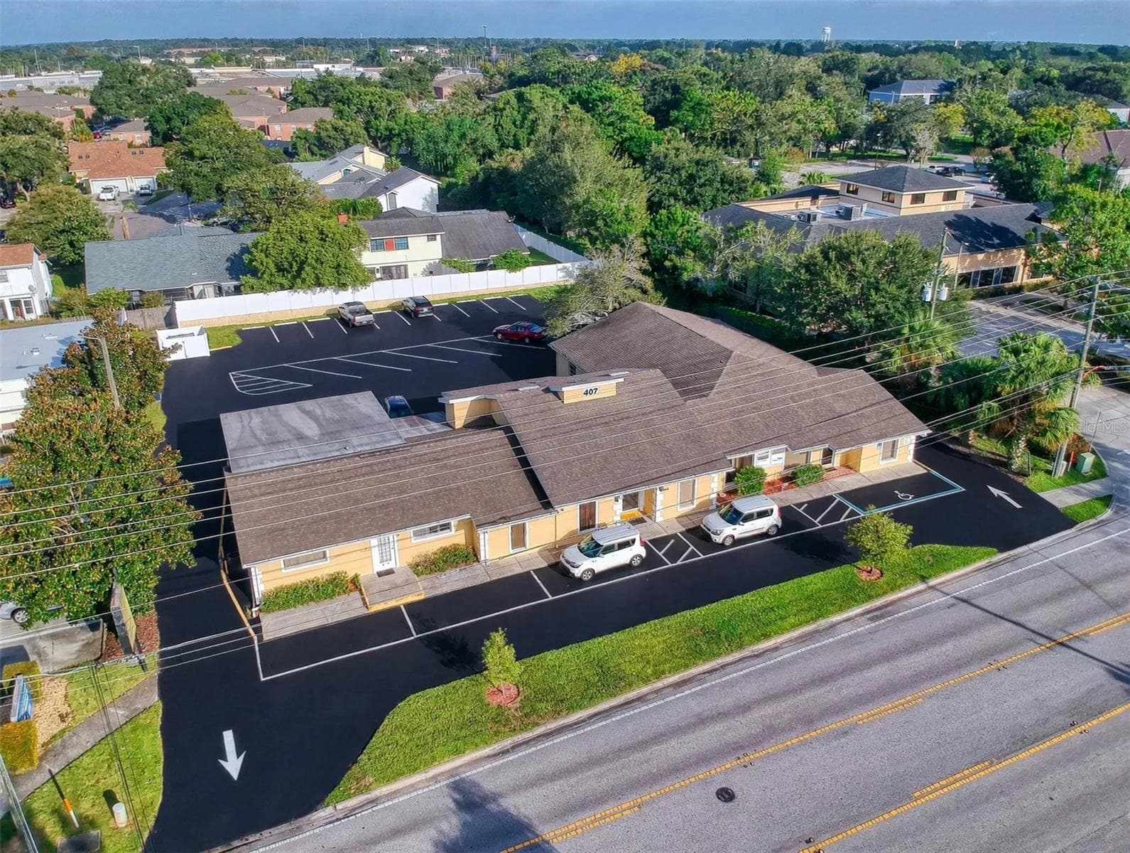 407 LAKE HOWELL RD