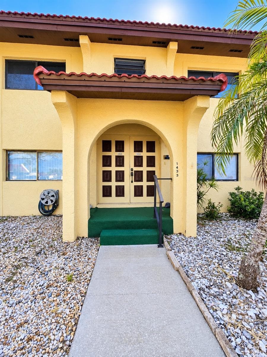 Condominium at 1435 57TH ST W #1435, BRADENTON, photo 4 of 35