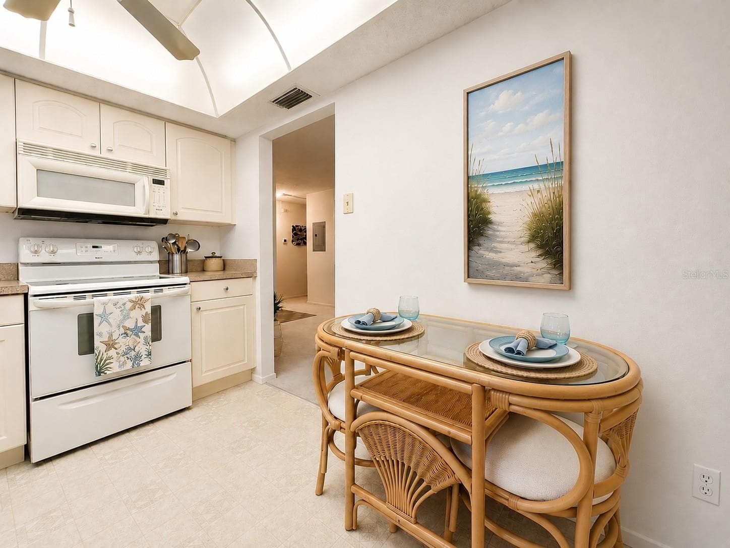 Condominium at 1435 57TH ST W #1435, BRADENTON, photo 9 of 35