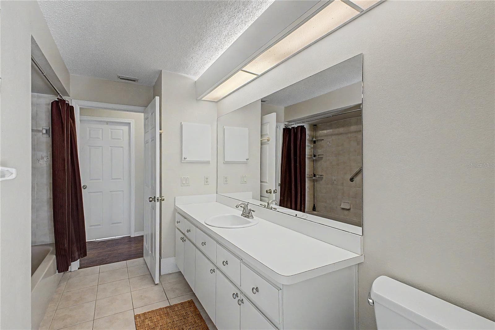 Guest/Pool Bathroom - 1364 OVERLAND DR, SPRING HILL