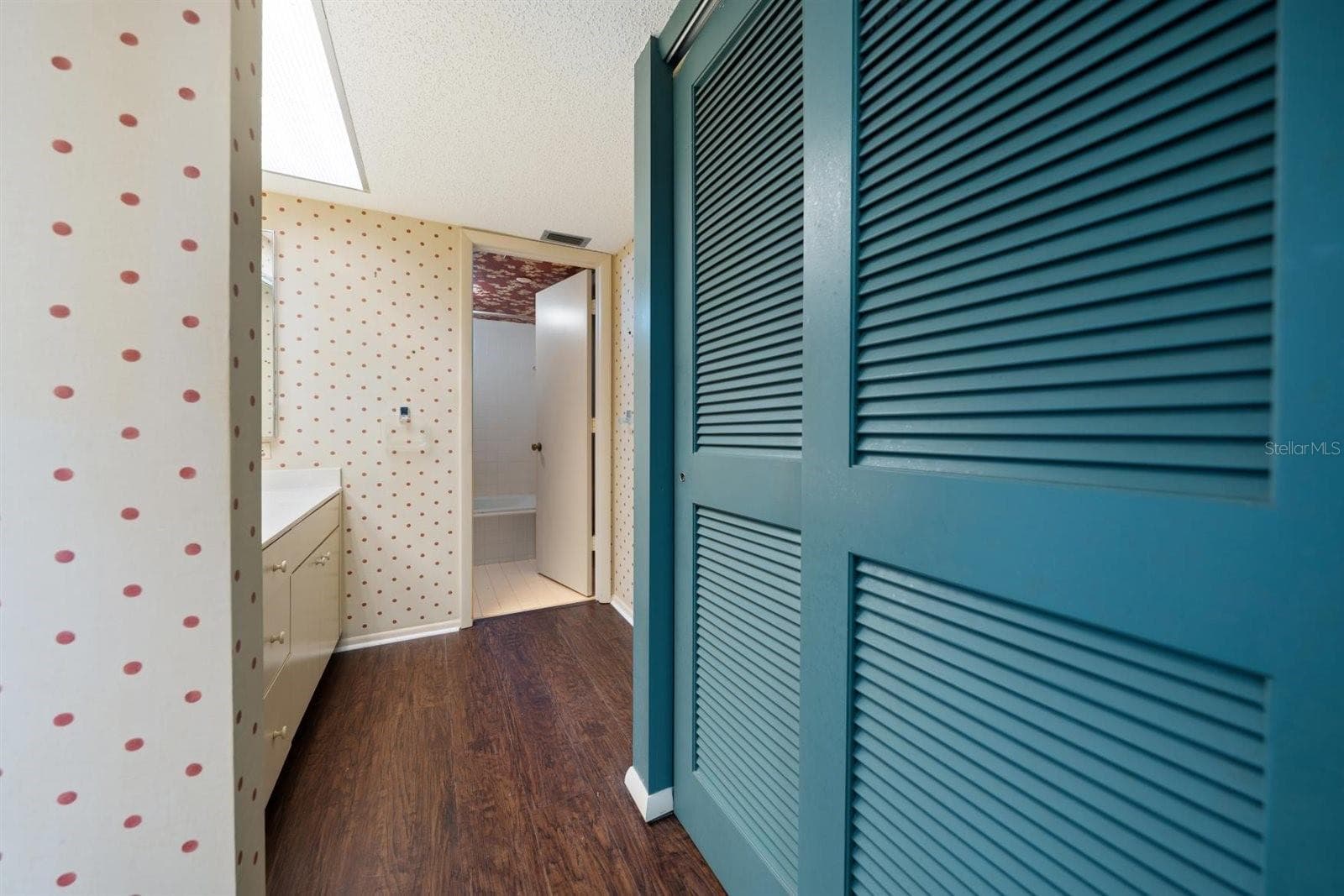 Condominium at 1250 GULF BLVD #706, CLEARWATER BEACH, photo 17 of 32