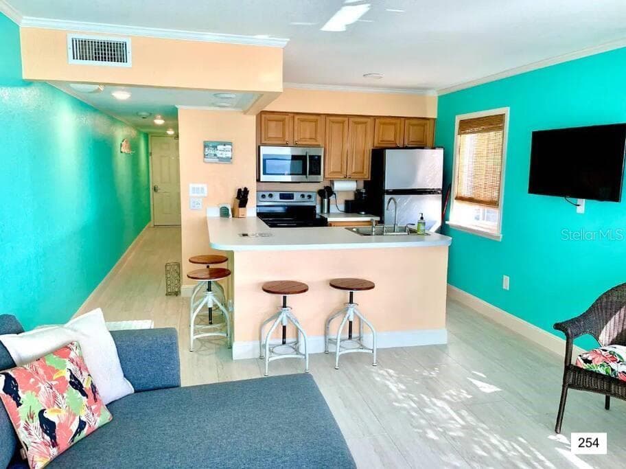 Condo - Hotel at 2506 N ROCKY POINT DR #254, TAMPA, photo 2 of 26