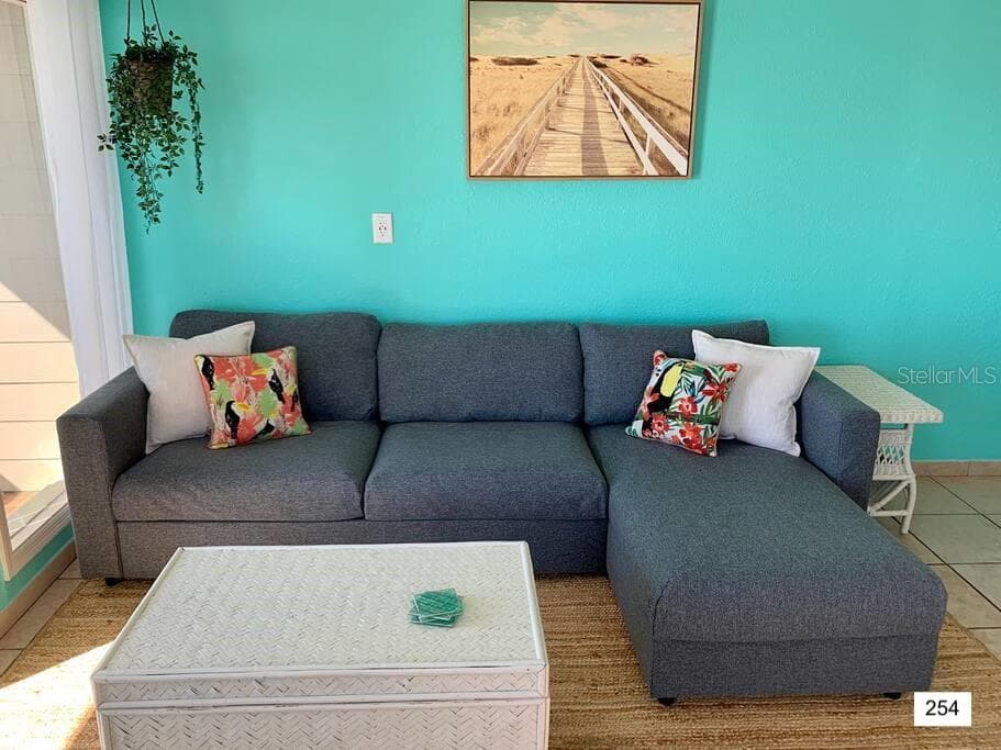 Condo - Hotel at 2506 N ROCKY POINT DR #254, TAMPA, photo 4 of 26